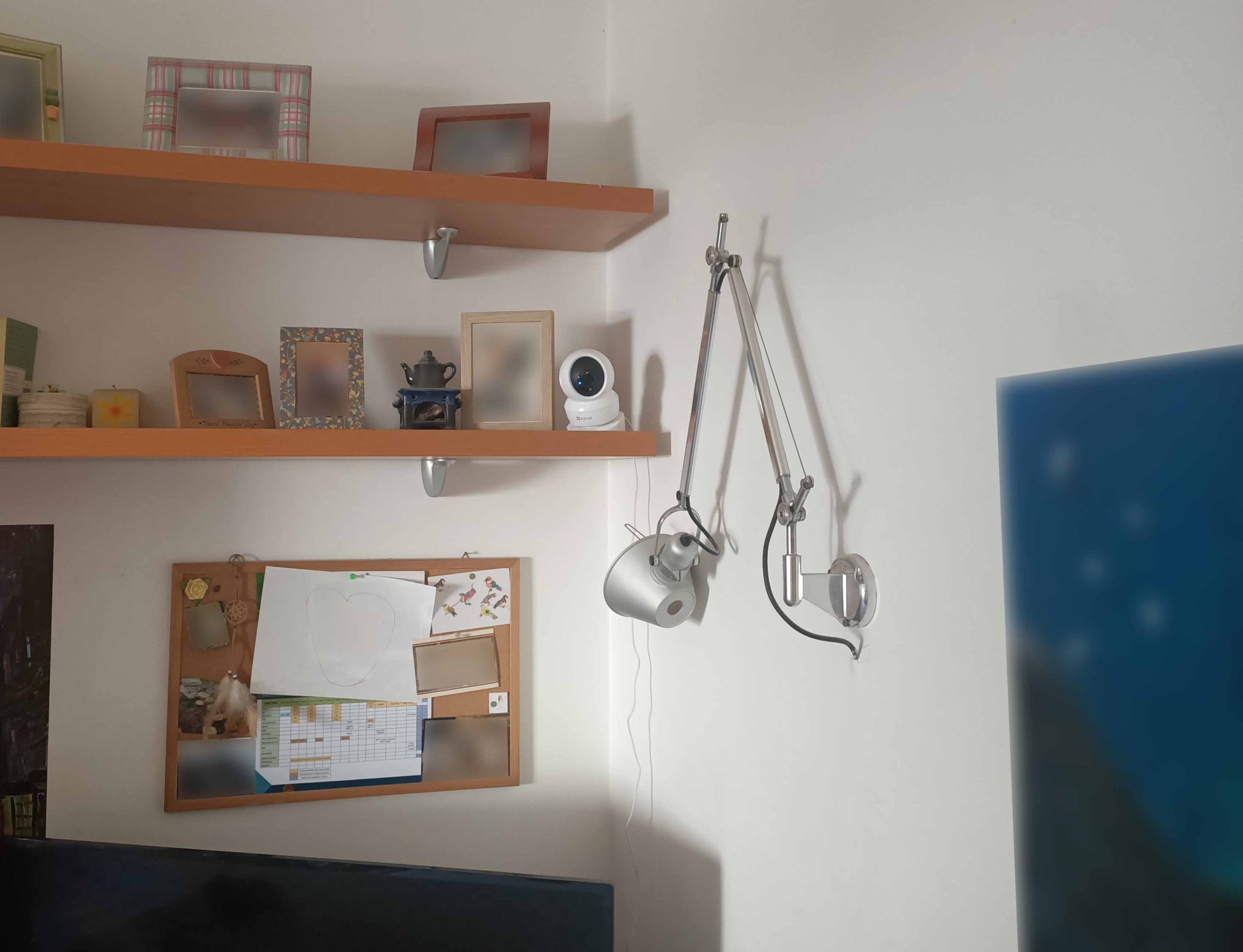 Giá đỡ camera giám sát Ezviz treo tường