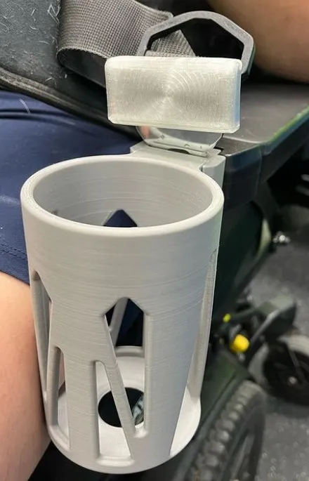 Giá đỡ dây an toàn cho xe lăn iLevel và giá đỡ cốc tùy chọn