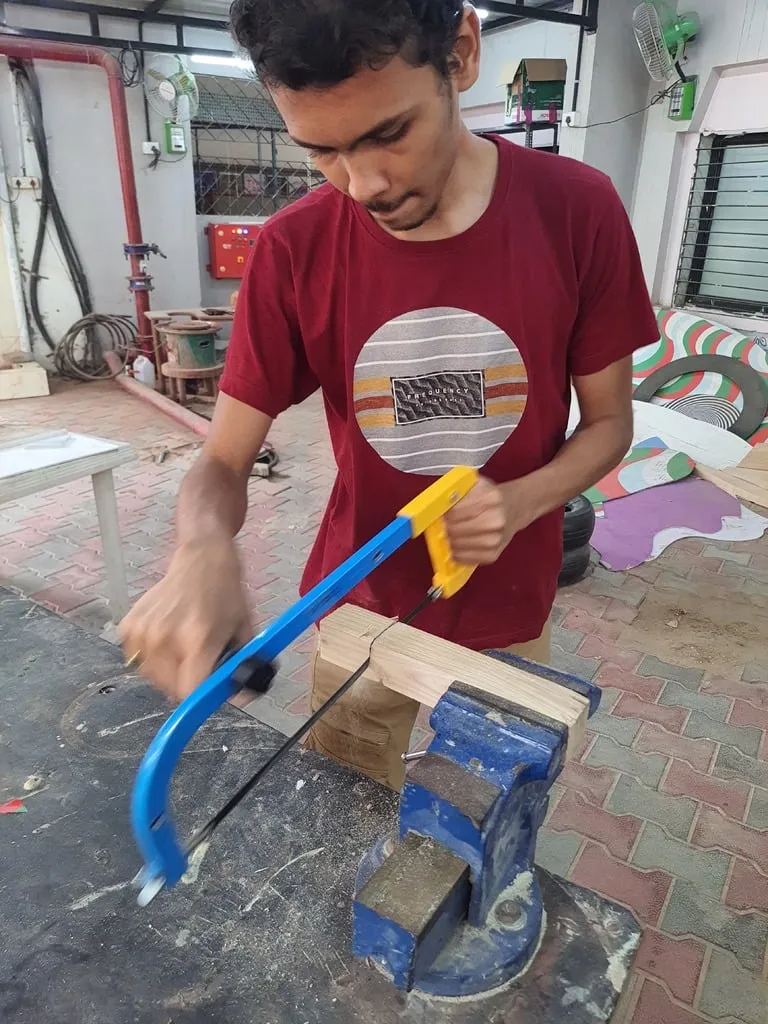 Cán cưa tay ergonomic với bu lông M6