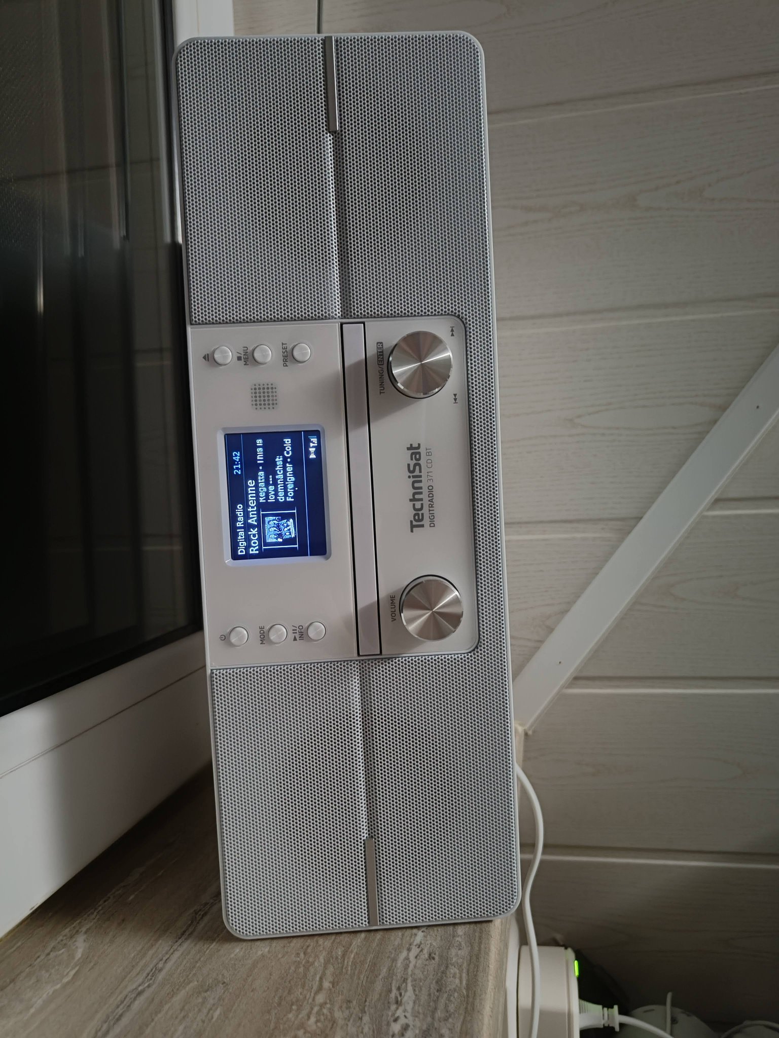 Loa Bass Reflex TechniSat DIGITRADIO 731 CD BT