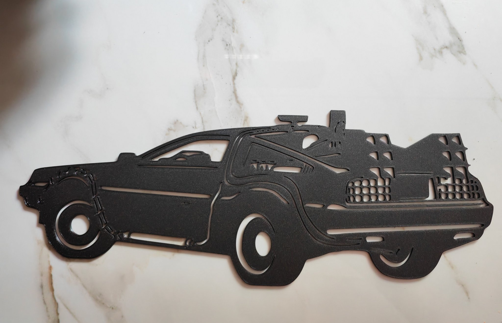 Nghệ thuật tường DeLorean DMC-12 từ phim Trở Về Tương Lai