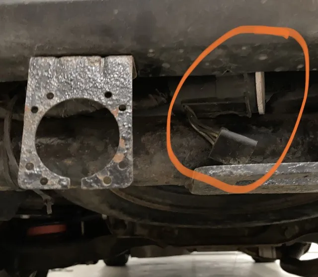 Nắp che cho bộ dây kéo 7 chân xe tải