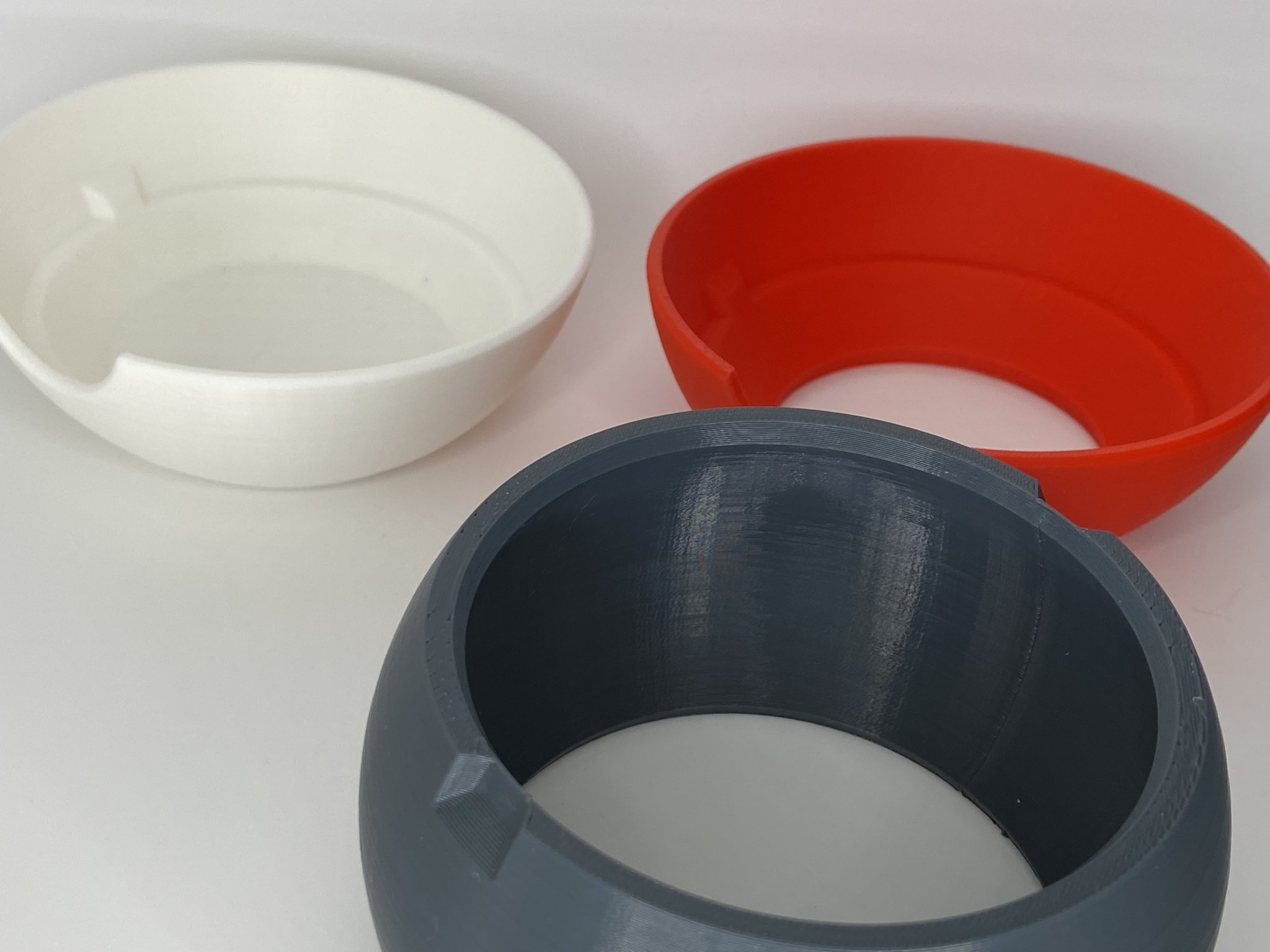 Giá đỡ bút hình Pokeball cho văn phòng