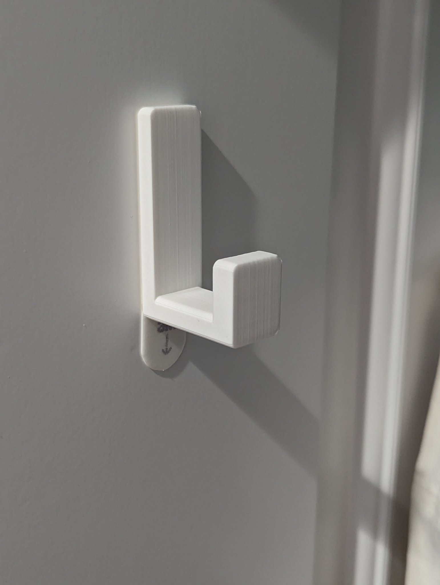 Móc treo tường đa năng sử dụng băng dính 3M