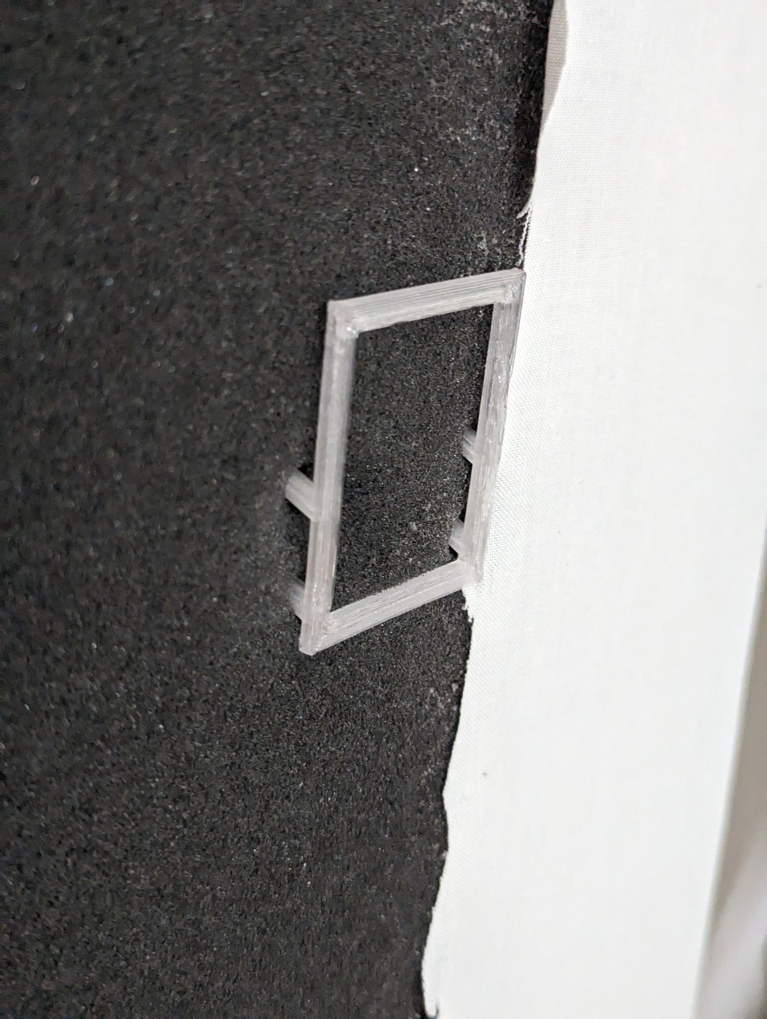 Giá treo tấm foam âm thanh cho tranh trên tường