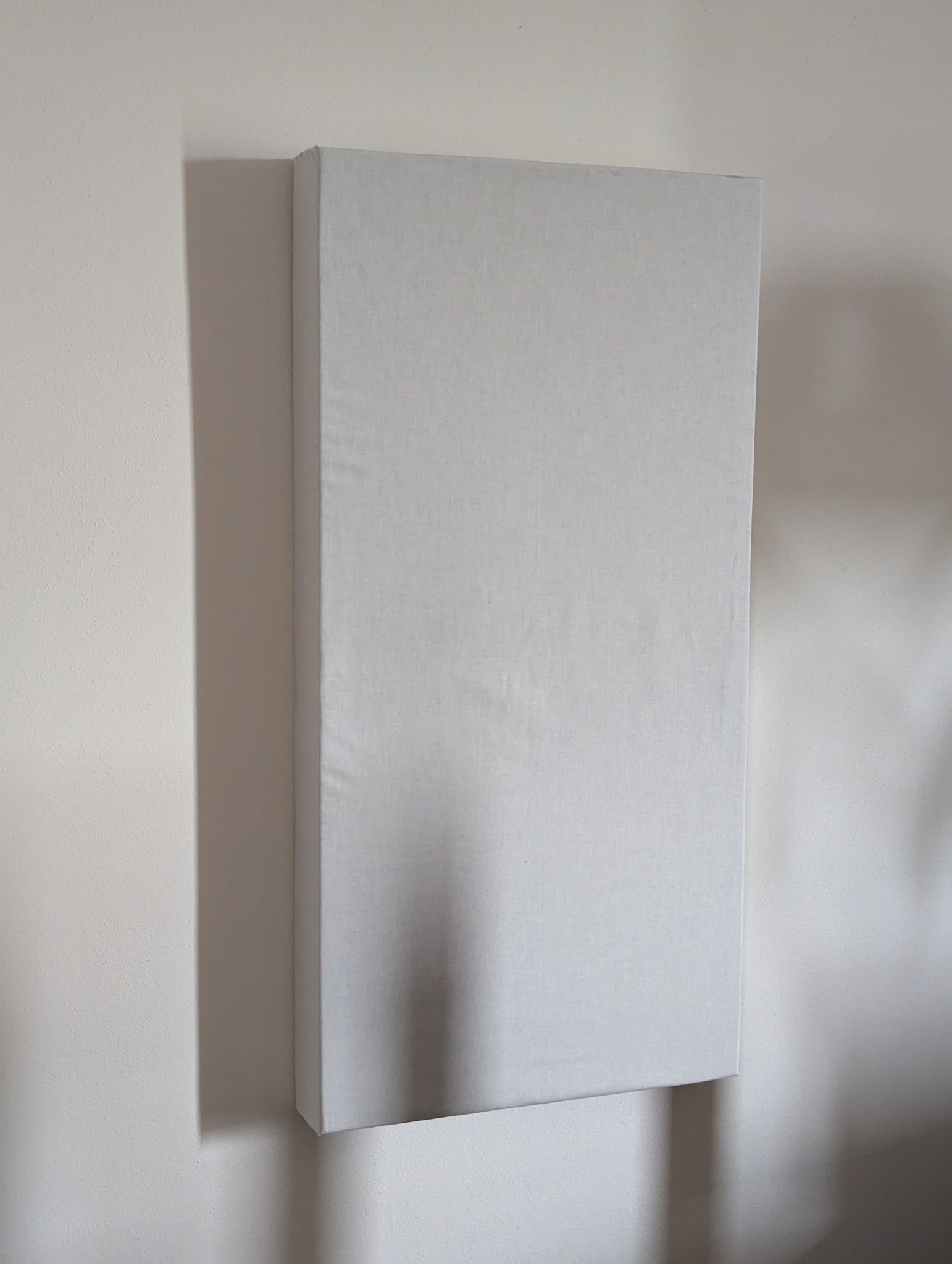 Giá treo tấm foam âm thanh cho tranh trên tường