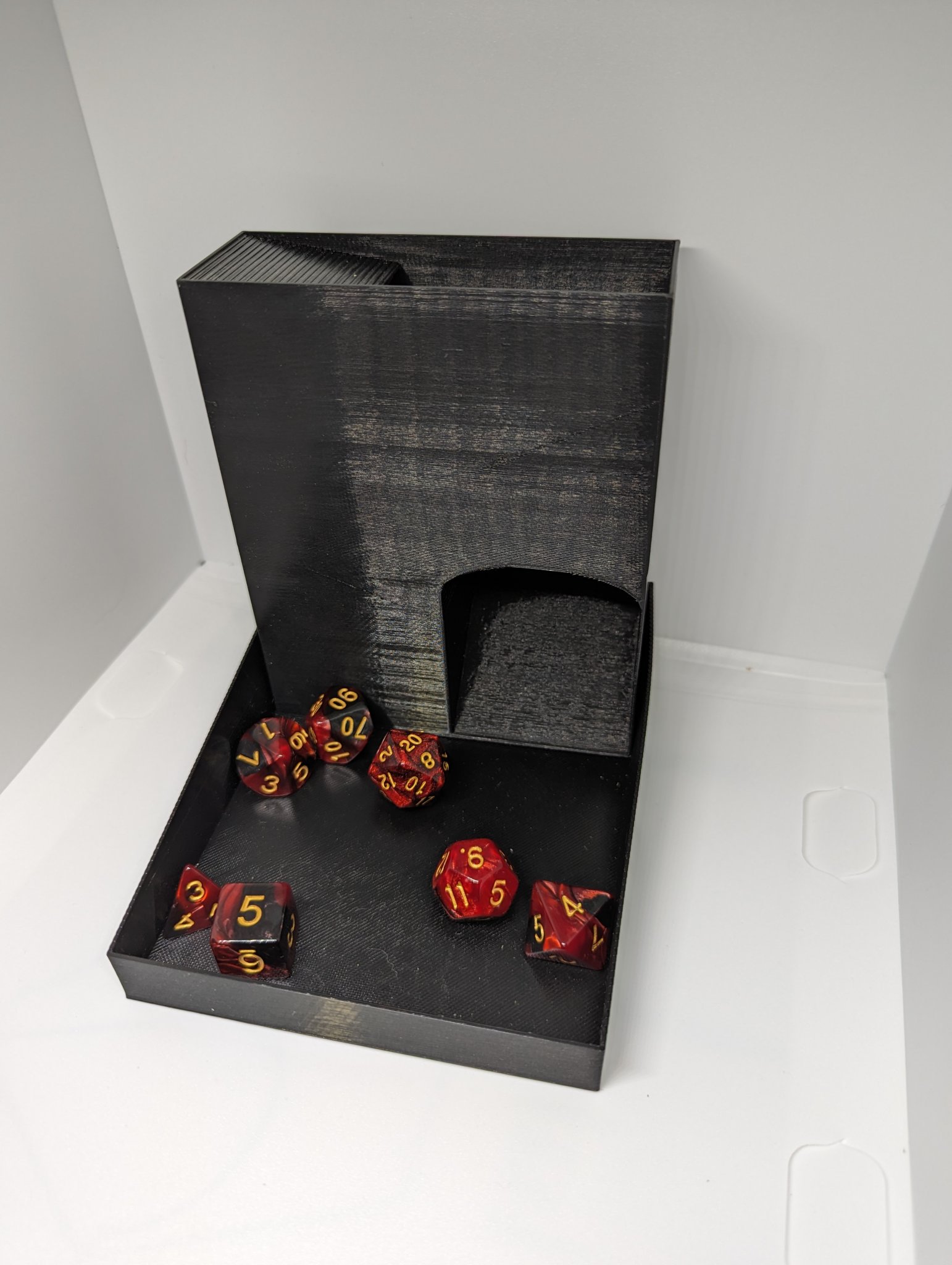 Tháp xúc xắc nhỏ gọn và tiện lợi cho việc di chuyển