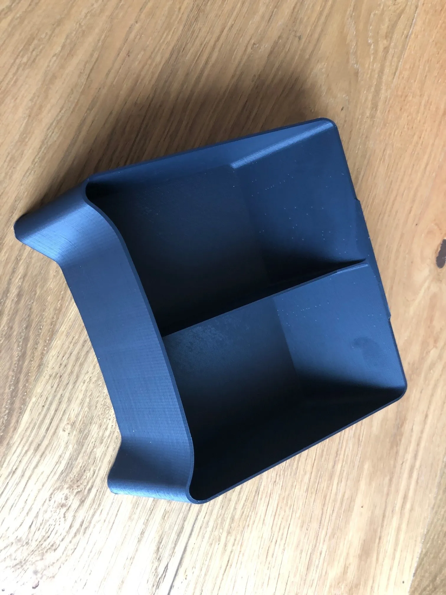 Khay chứa đồ cho bảng điều khiển trung tâm VW ID.4