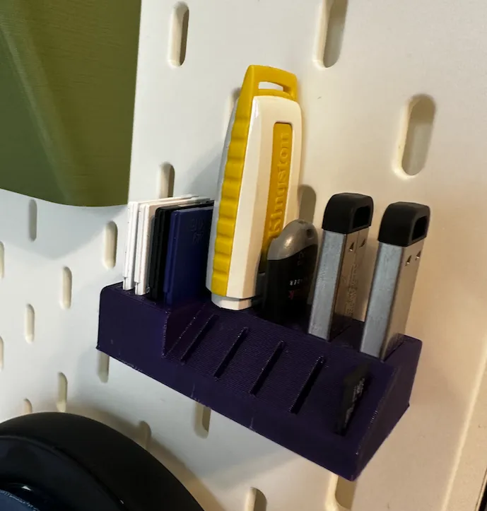 Giá đỡ USB và (Micro-)SD cho Ikea Skadis / SKÅDIS