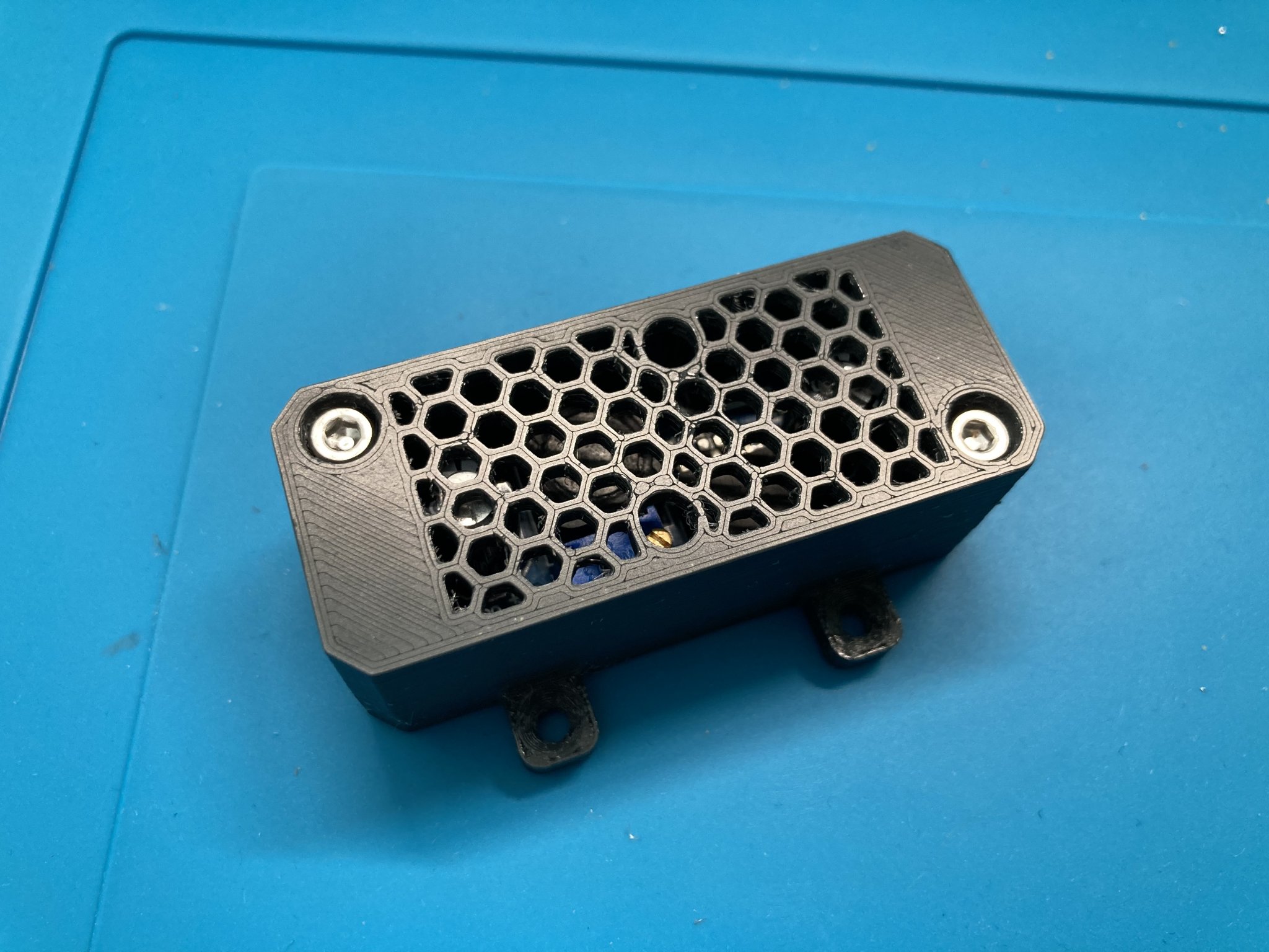 Vỏ bộ chuyển đổi buck LM2596 với chân lắp đặt