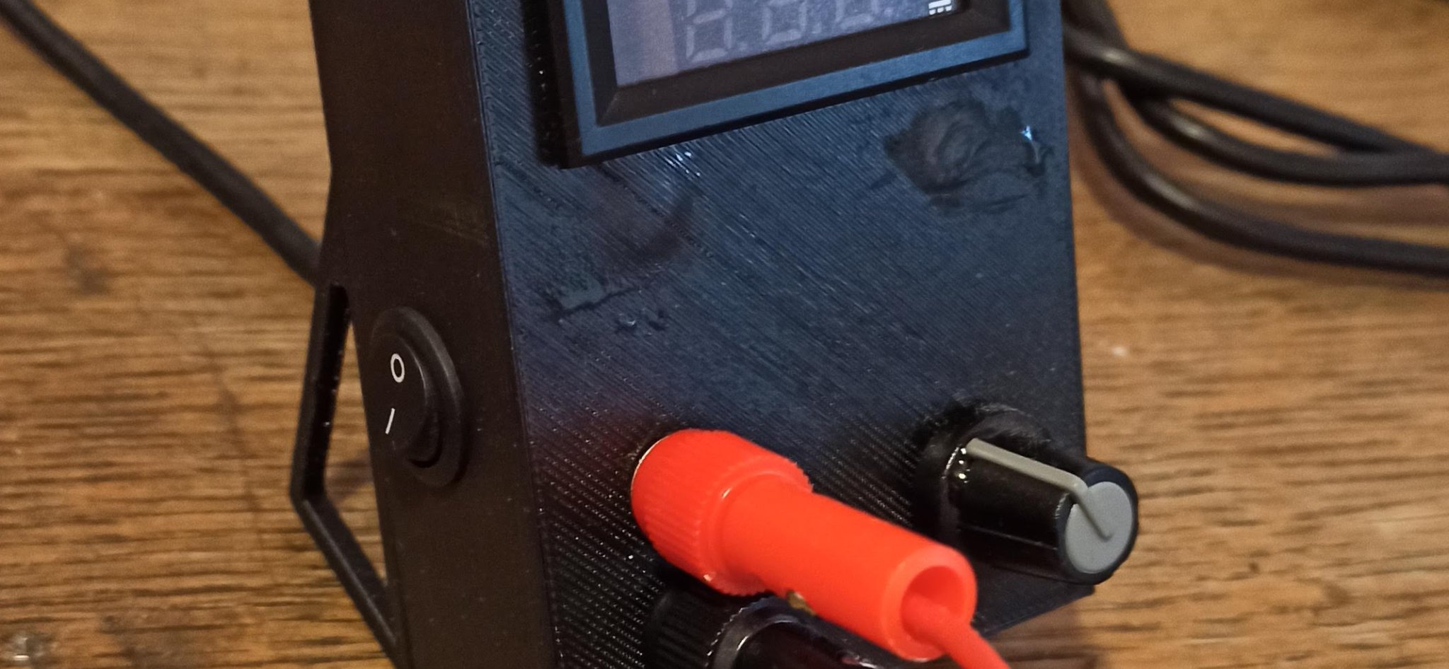 Hộp nguồn biến áp nhỏ gọn di động