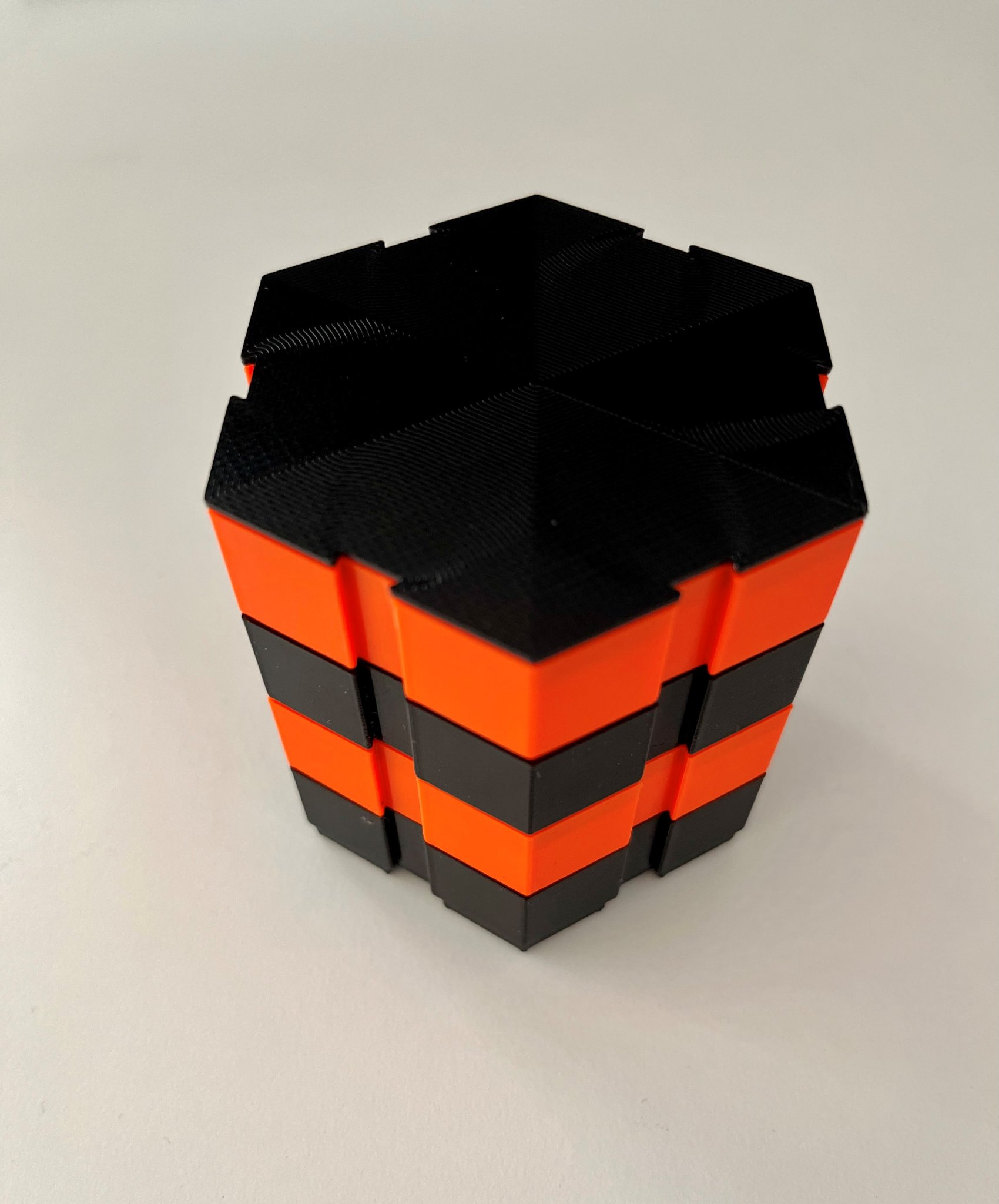 Hệ thống khay lục giác tối ưu để sắp xếp linh kiện nhỏ