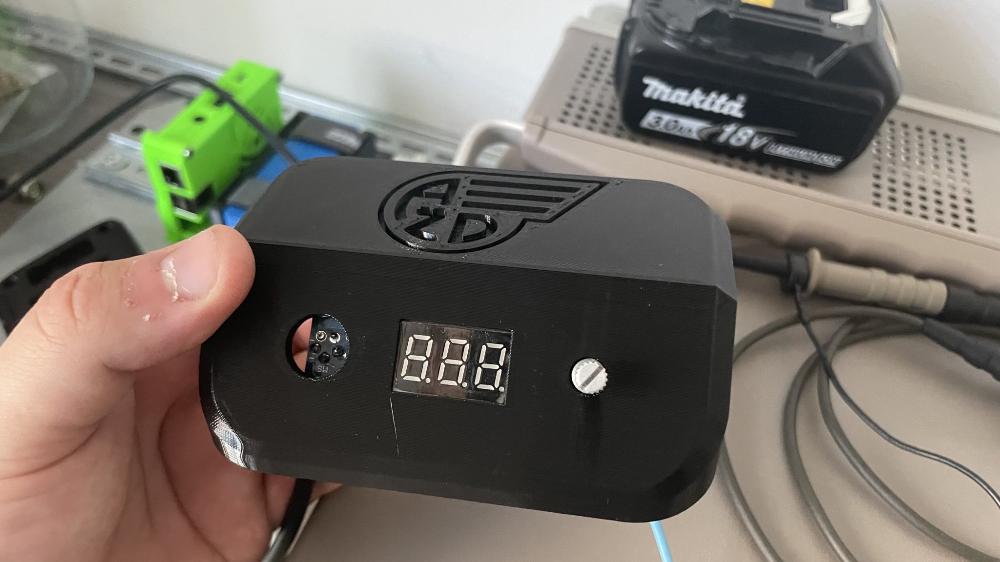 Trạm hàn HAKKO T12 sử dụng pin Makita