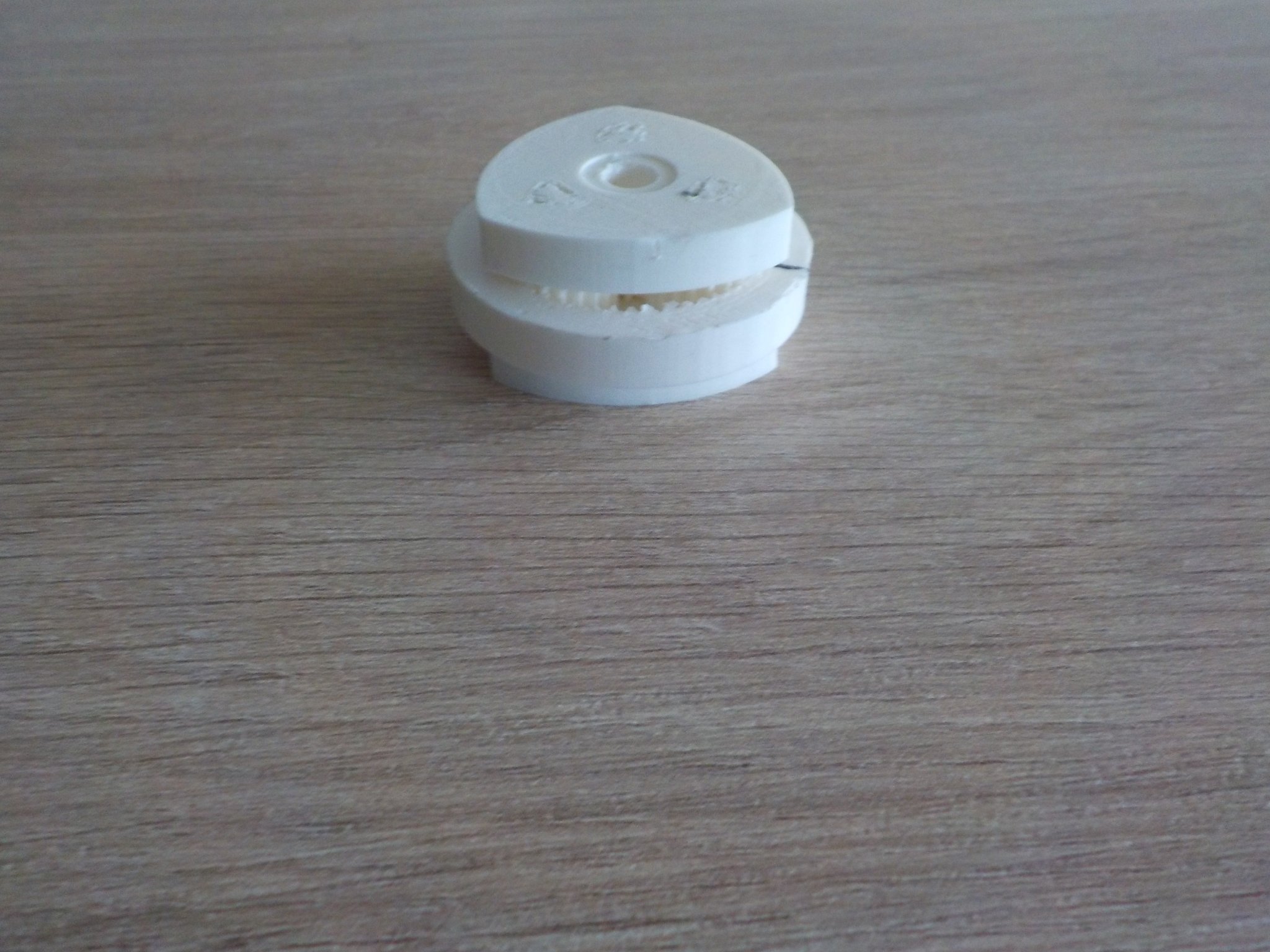 *Đồ chơi xoay với hộp số hành tinh nhỏ gọn*