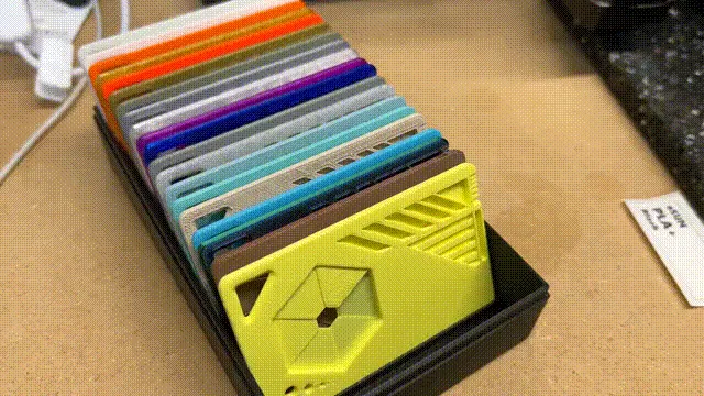 Hộp để lưu trữ mẫu filament in 3D