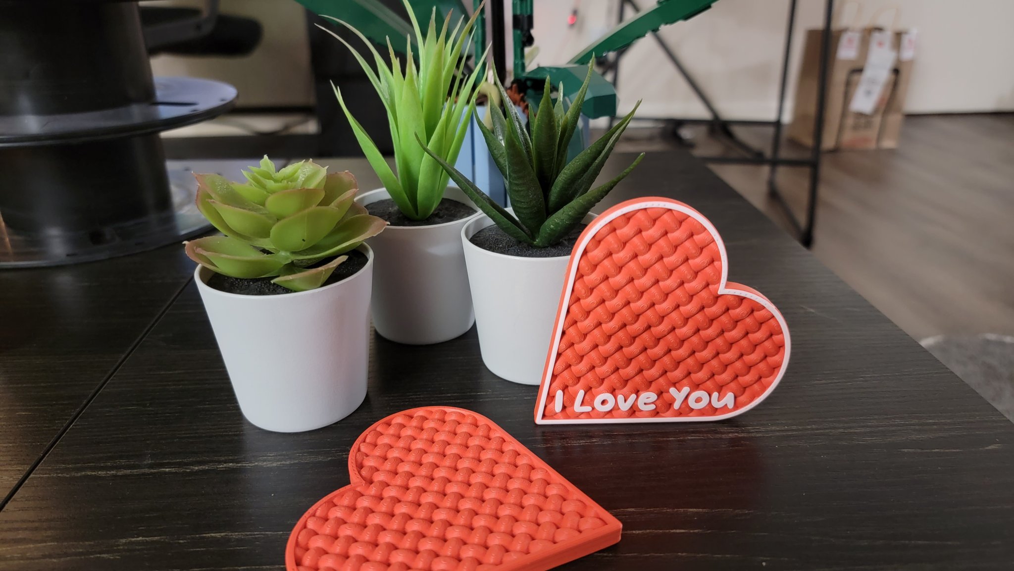 Lót ly trái tim đan xen độc đáo