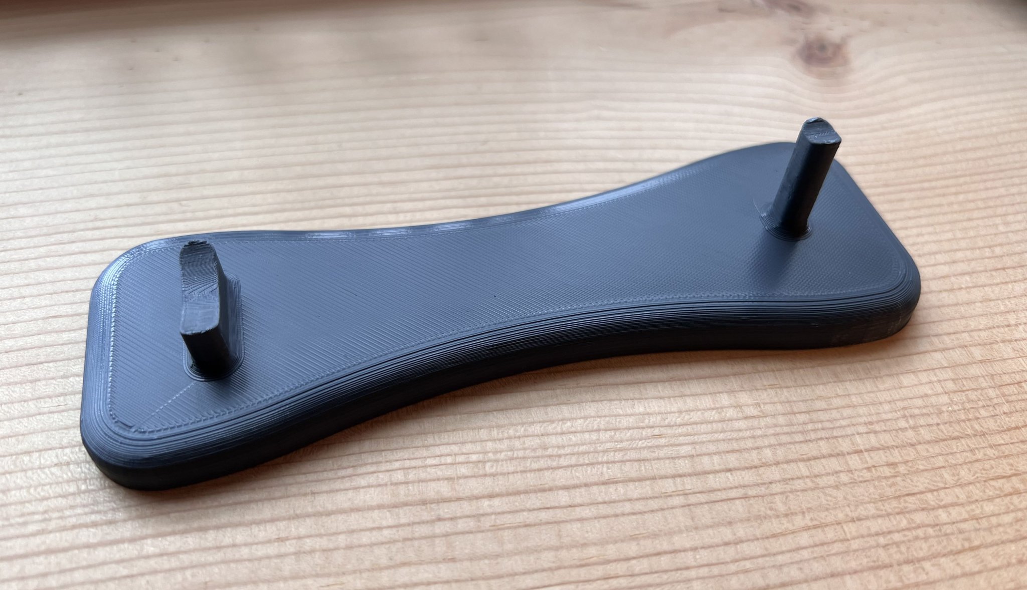 Giá đỡ tuốc nơ vít LTT giống như katana