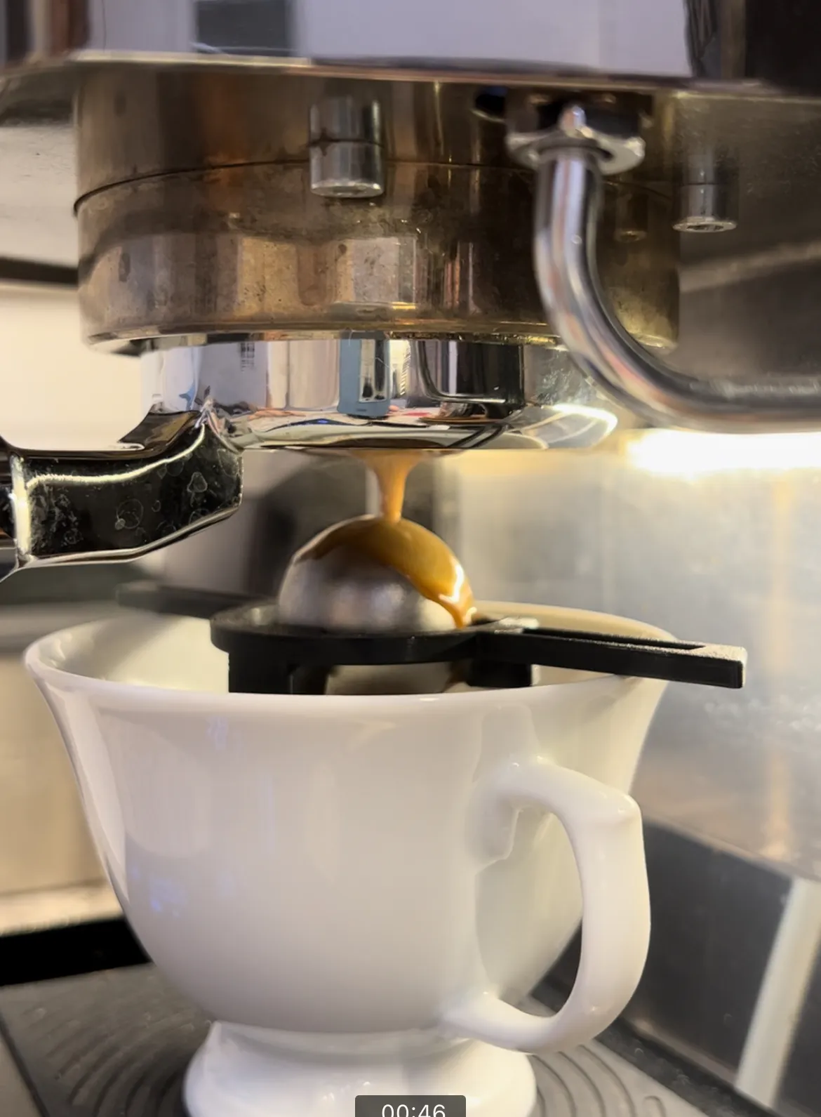 Thiết bị làm lạnh chiết xuất espresso hỗ trợ cầu inox 3cm