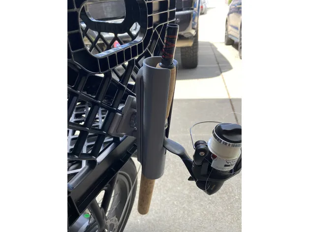 Giá đỡ cần câu cá gắn vào thùng sữa từ The Container Store