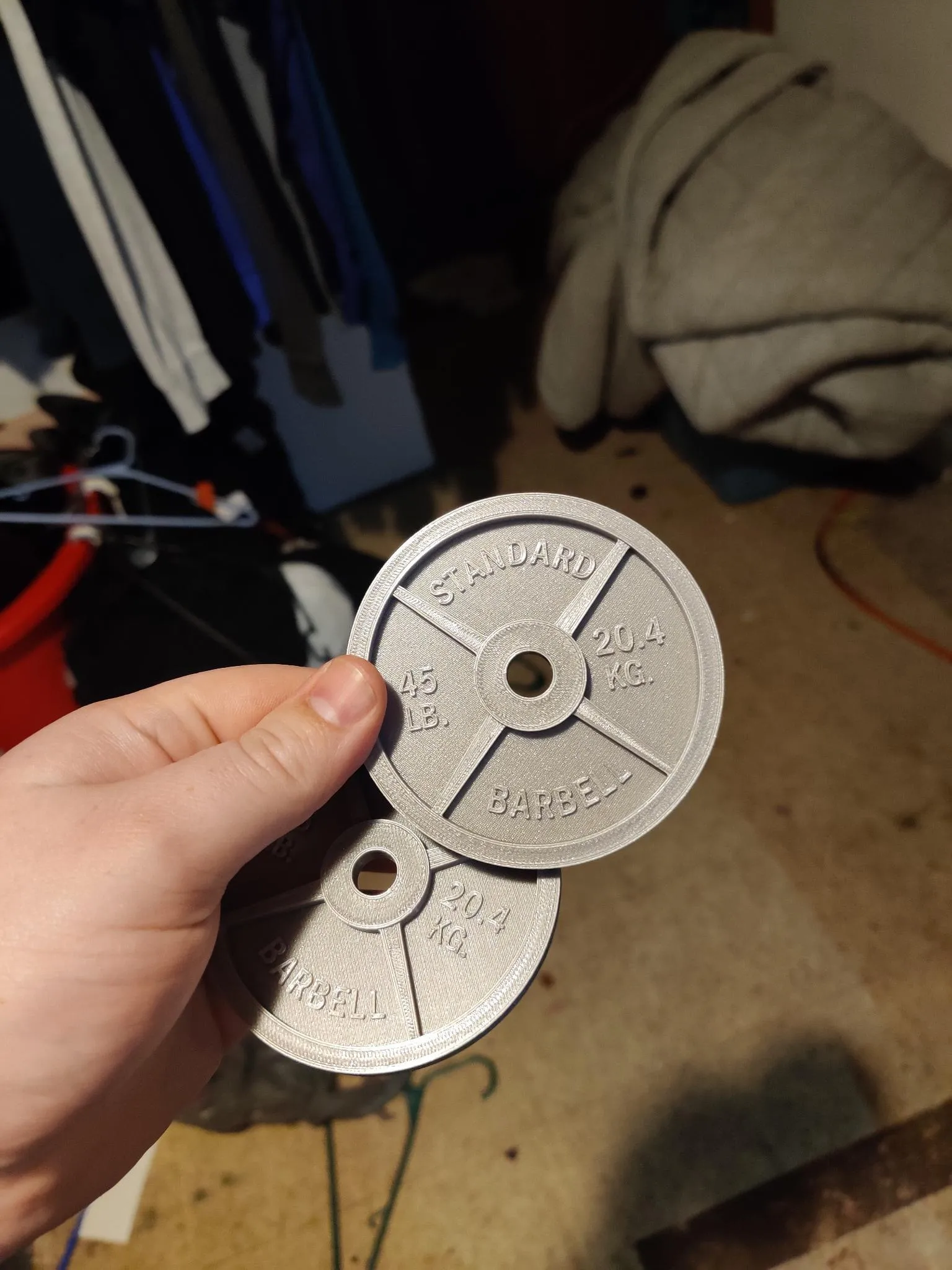 Giá đỡ ly hình tạ đa năng