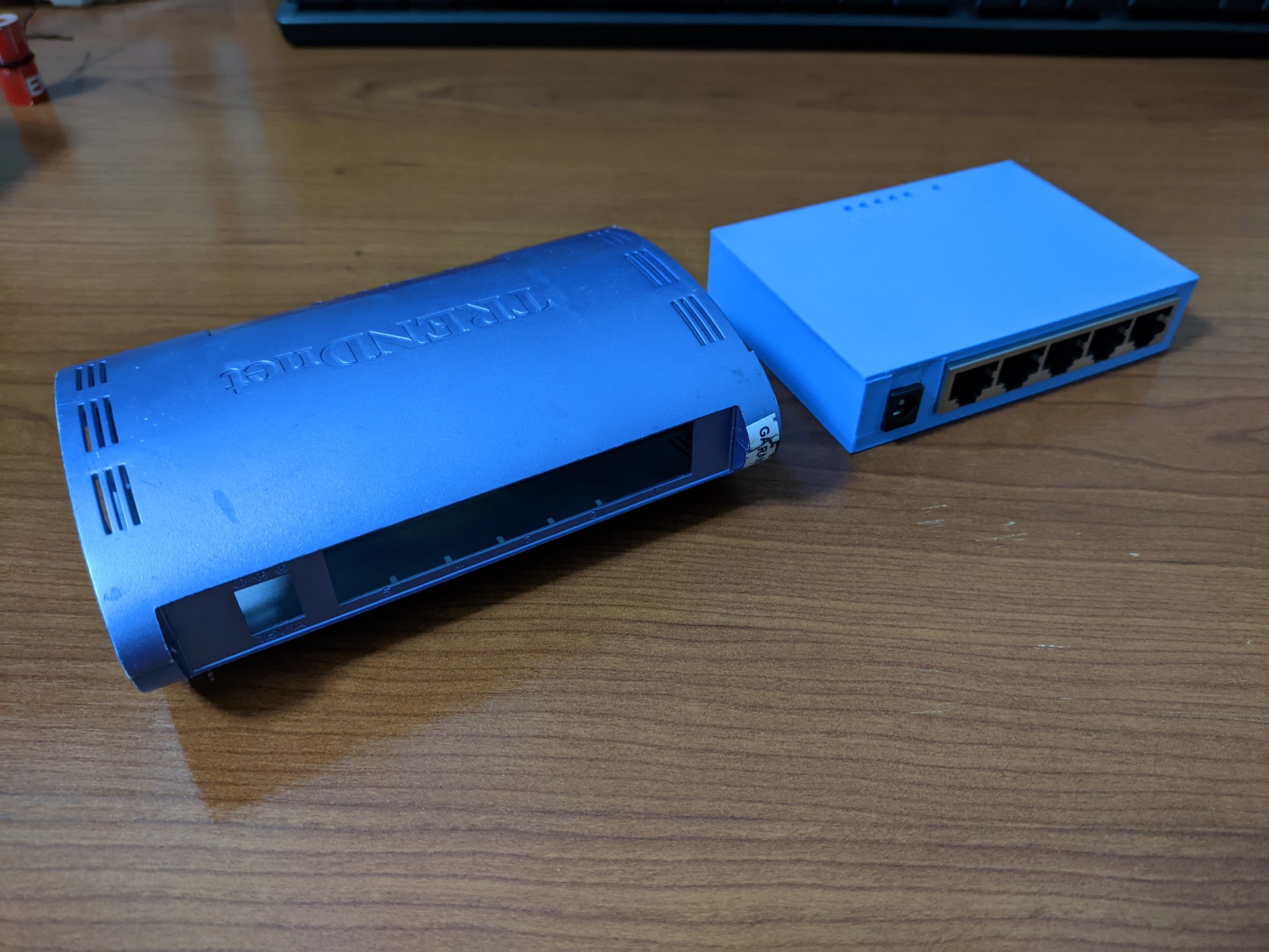 Vỏ bọc tùy chỉnh cho Switch Ethernet TRENDnet TE100-S5P+