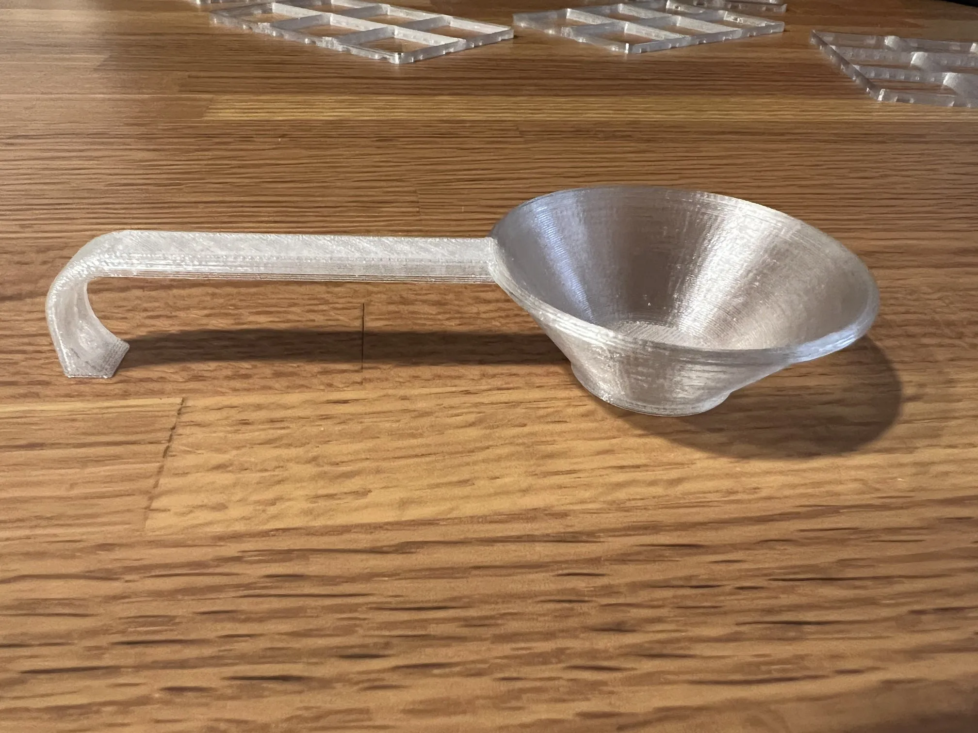 Muỗng cà phê đo 15g hạt cà phê với dung tích 26.737ml