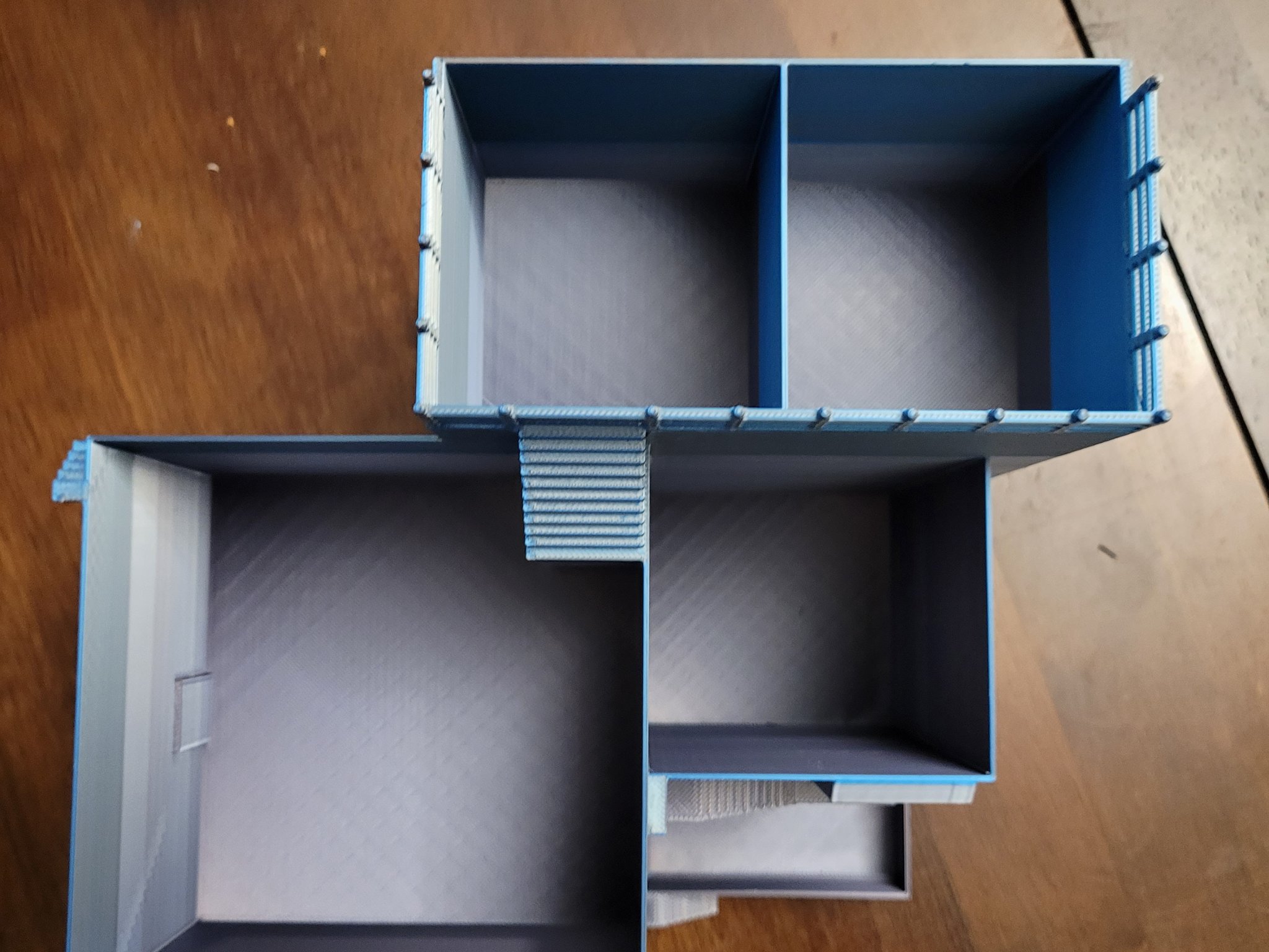 Chậu cây kiêm giá đỡ bút lấy cảm hứng từ MC Escher