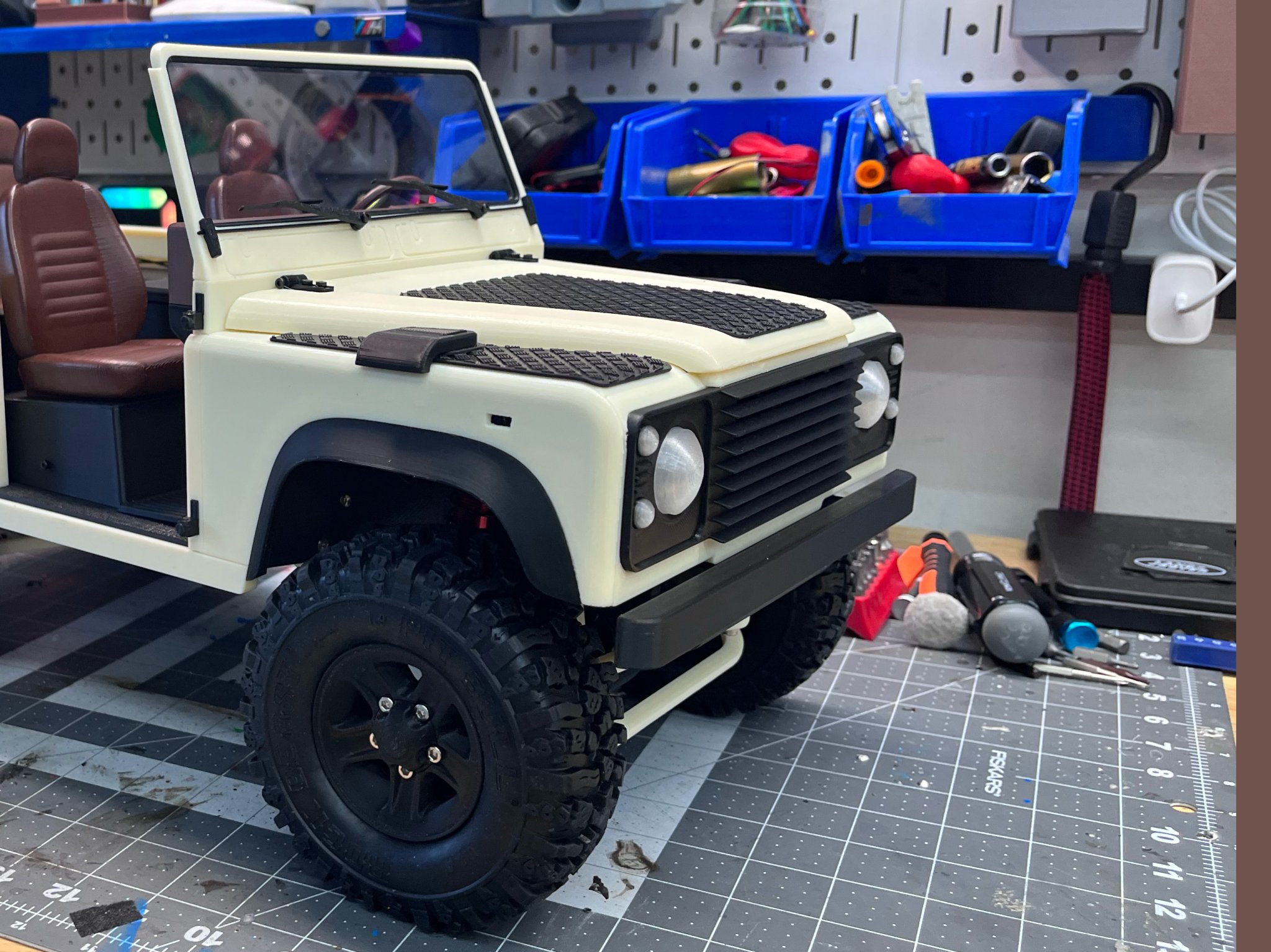 Đèn pha và ống kính đèn pha cho Landy sử dụng LED