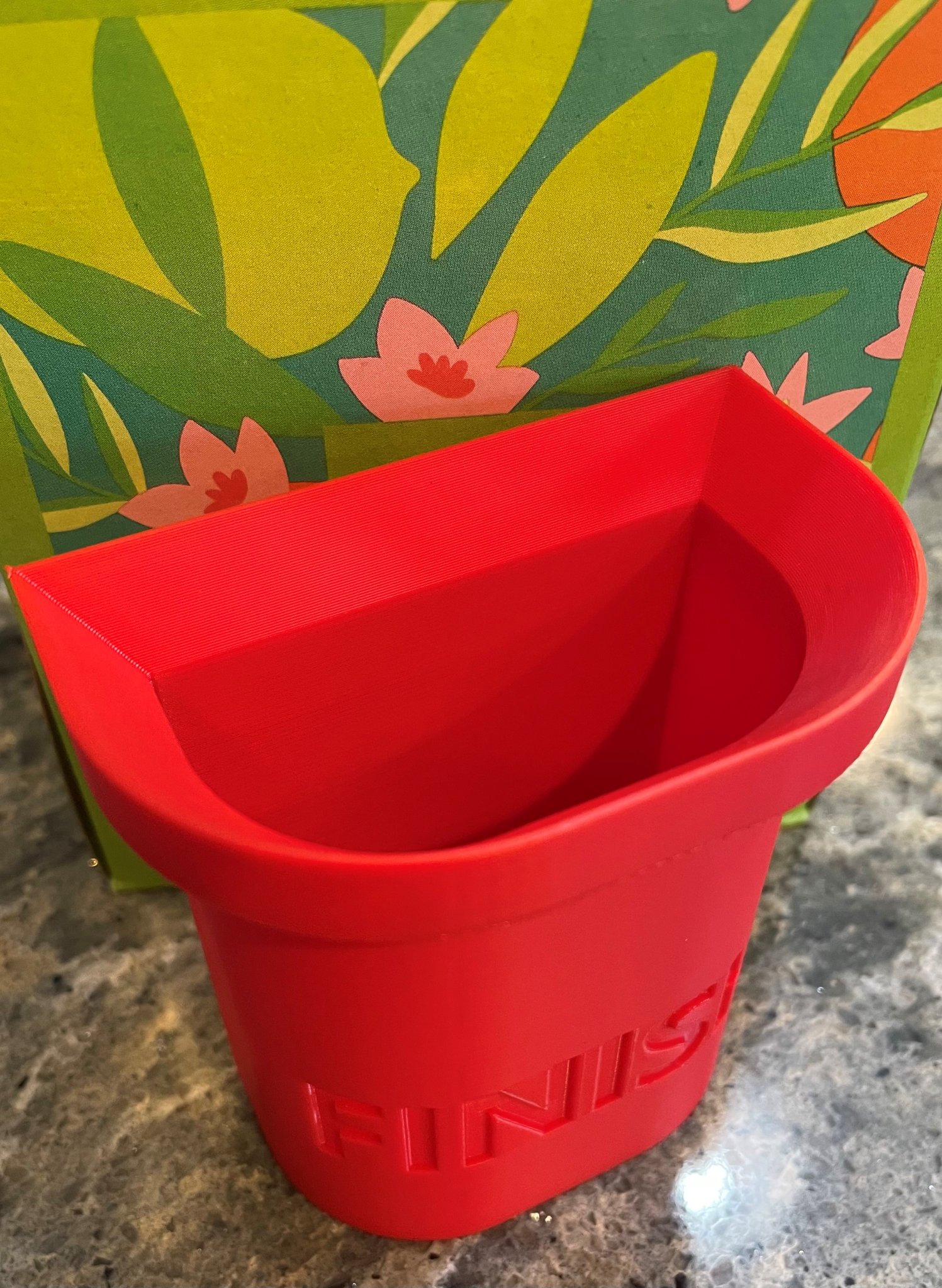 Cốc hoàn thiện đá cẩm thạch với giá đỡ từ tính