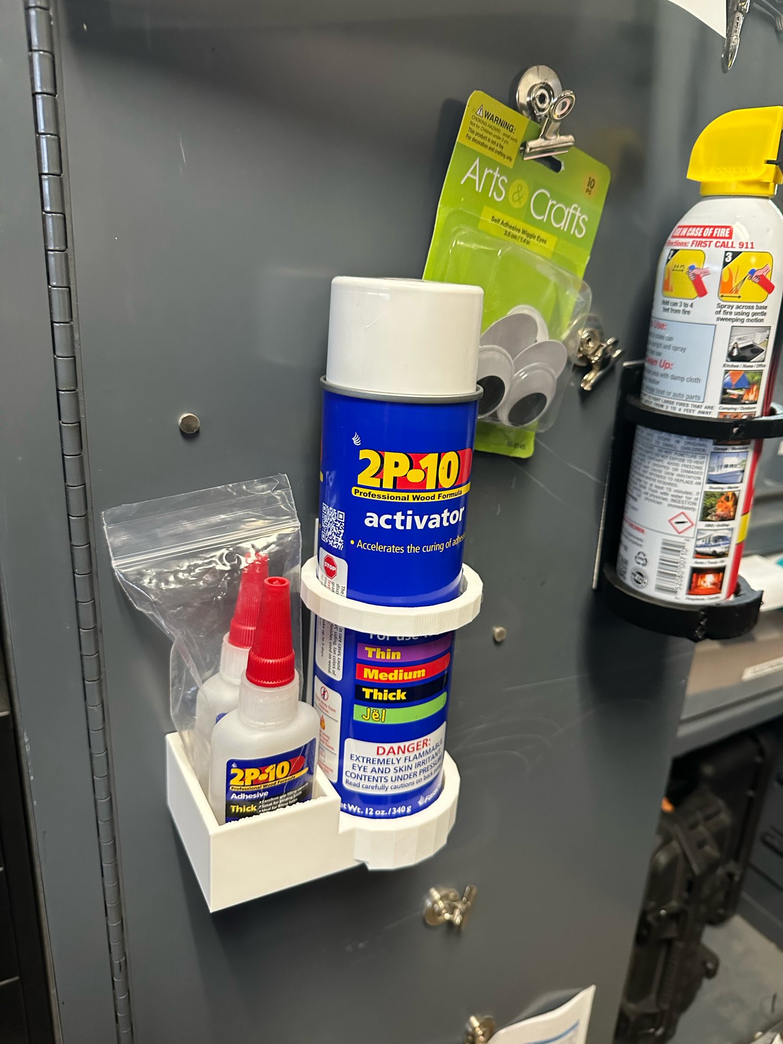 Giá đỡ keo 2P10 gắn tường cho 2 chai và bình hoạt hóa