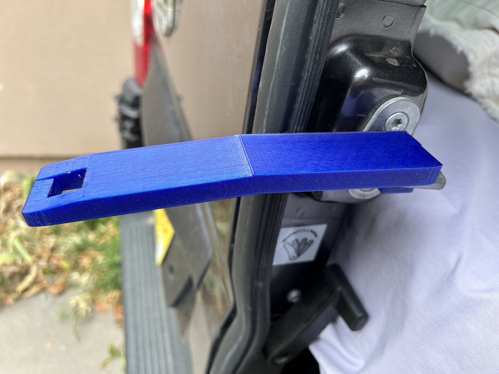 Công cụ giữ cửa sau RAM Promaster mở cho thông gió