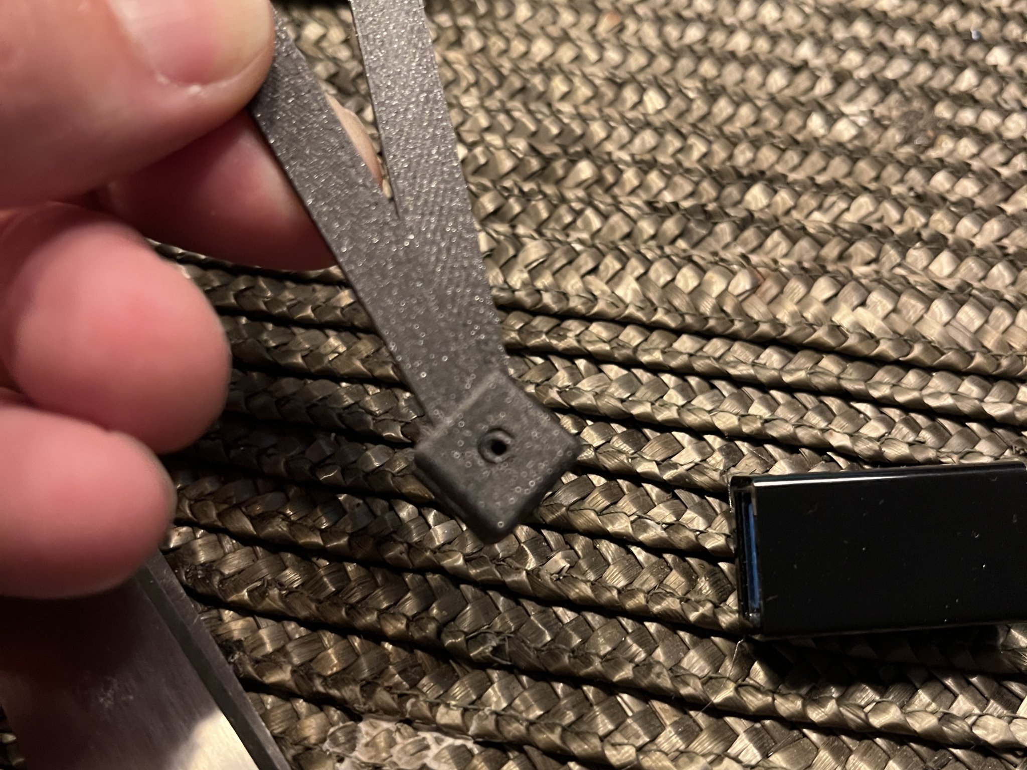 Thiết bị hỗ trợ kéo filament cho máy in 3D