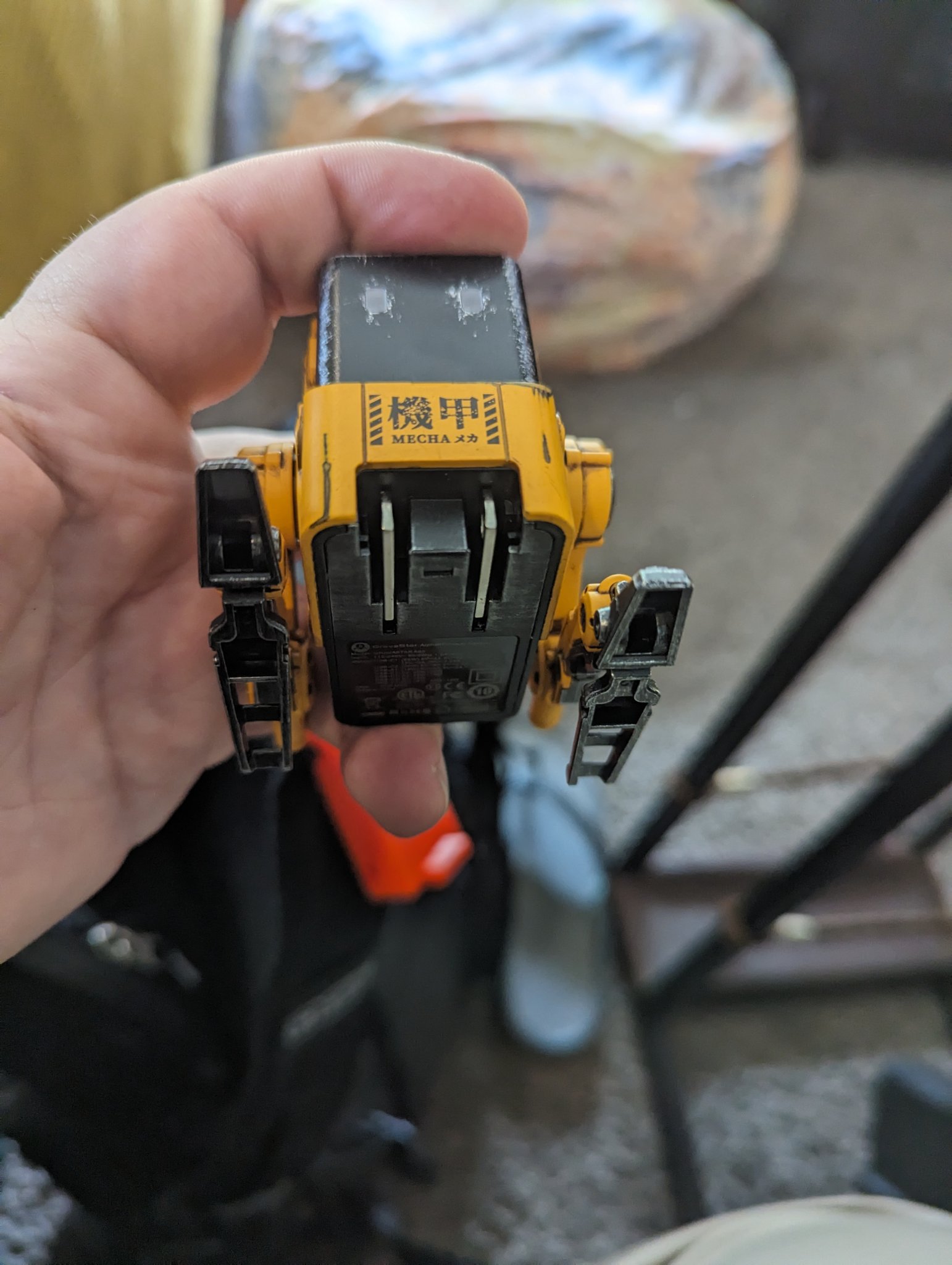 Giá đỡ sạc USB Gravastar 65 watt cho vai