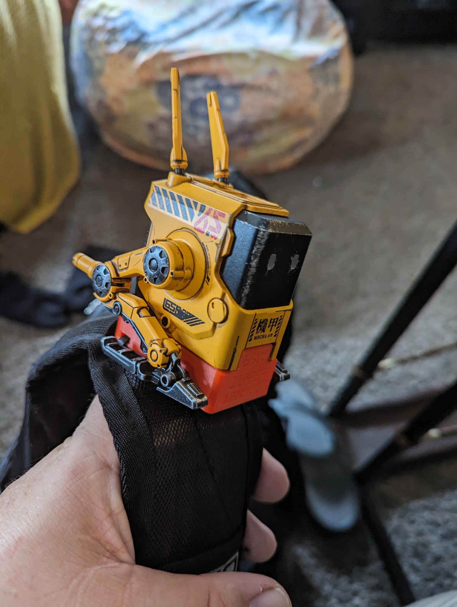 Giá đỡ sạc USB Gravastar 65 watt cho vai