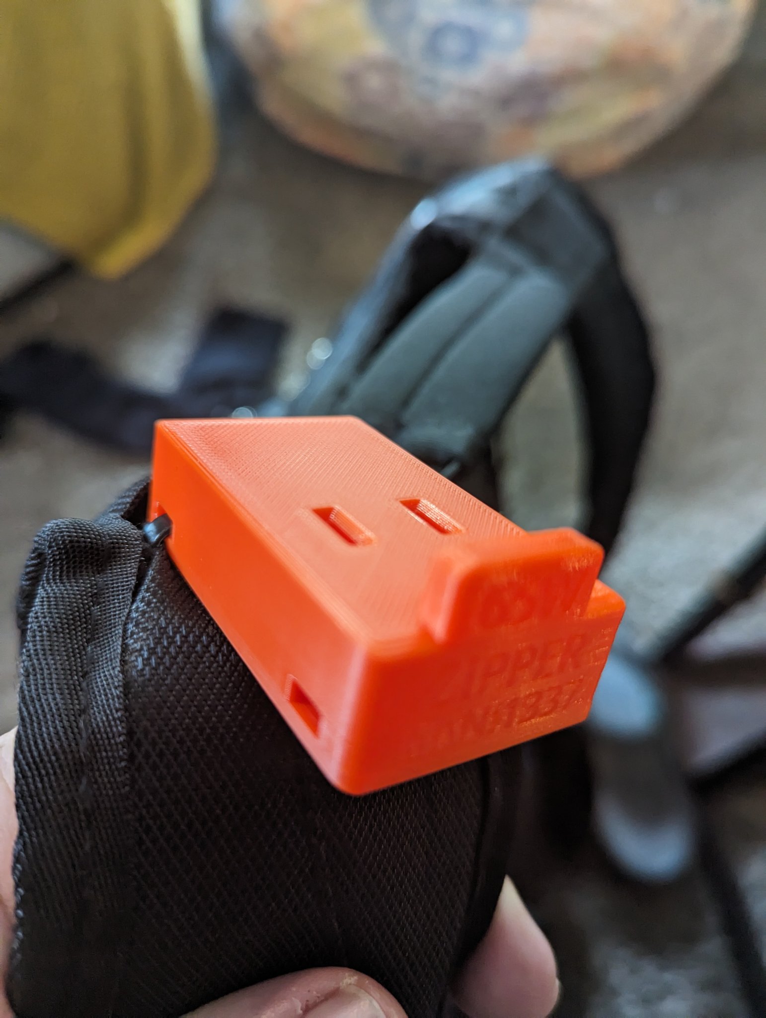 Giá đỡ sạc USB Gravastar 65 watt cho vai