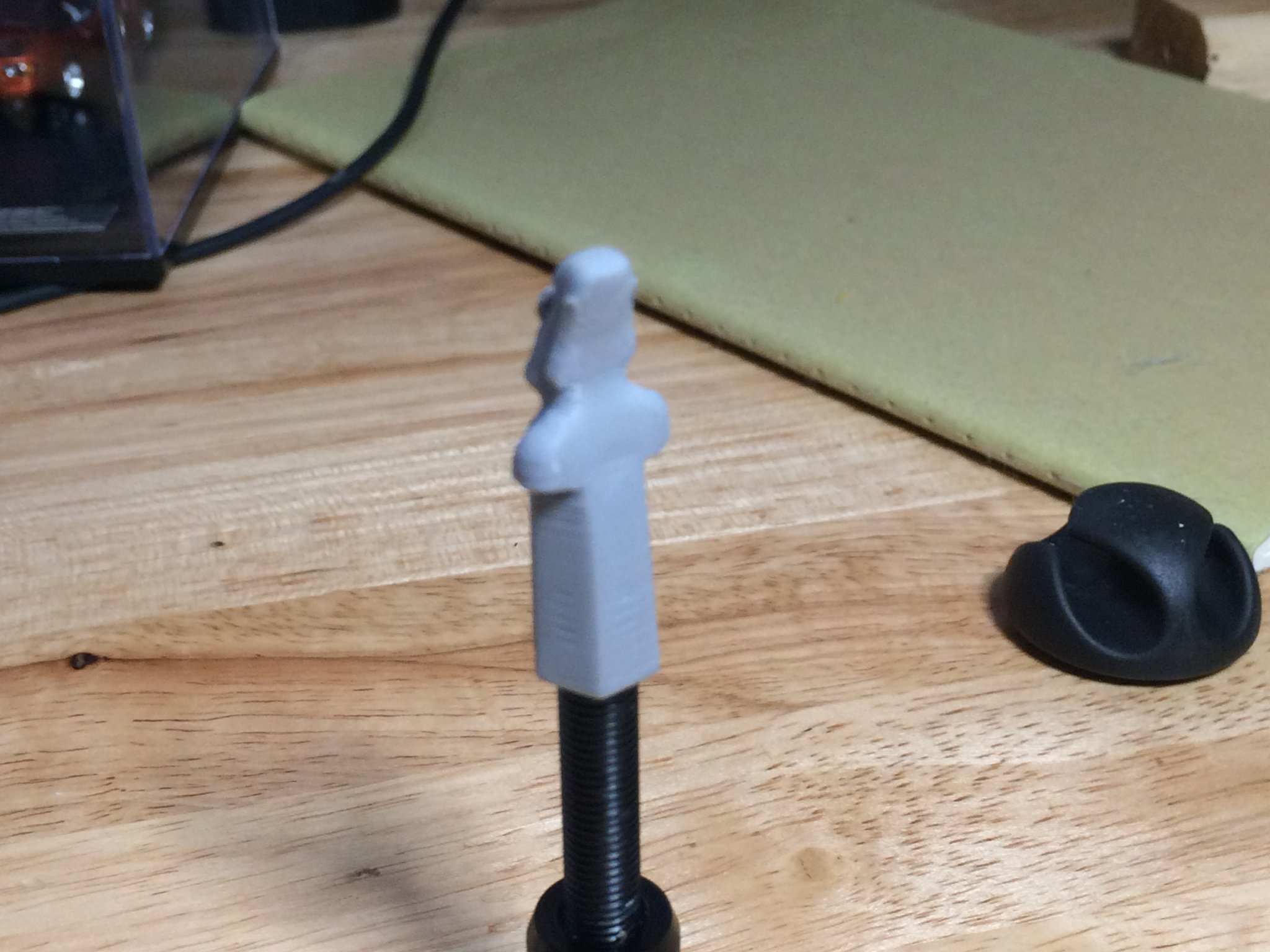 Nắp van Presta hình Moai độc đáo