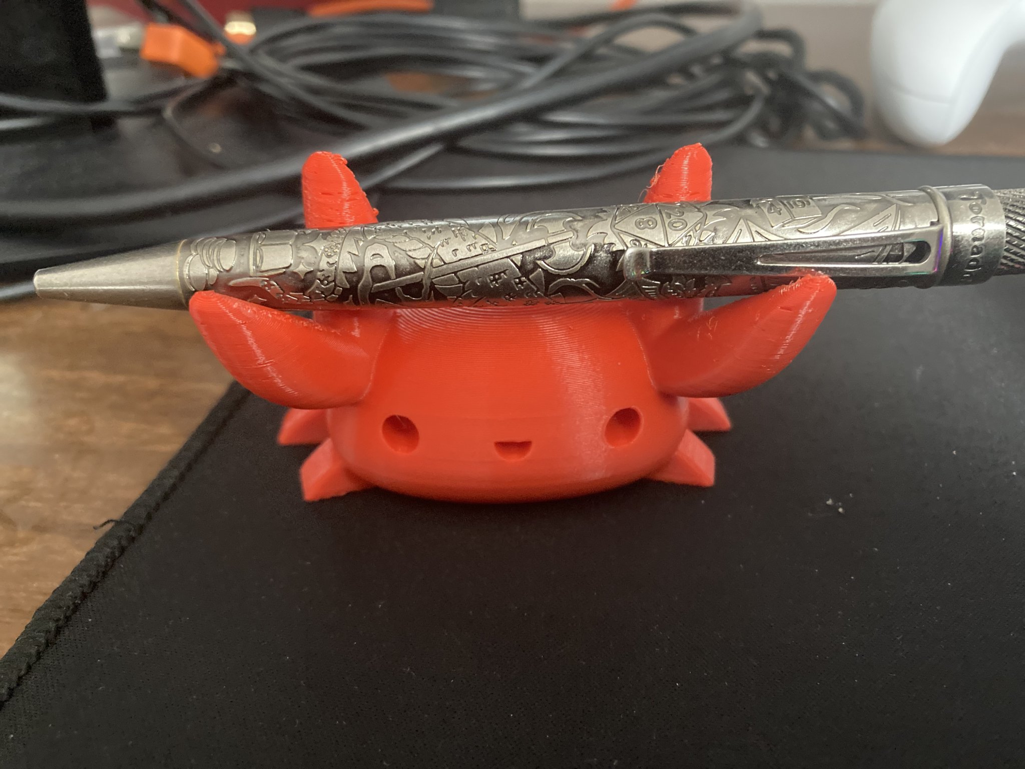 Giá đỡ bút hình cua phiên bản 2.0