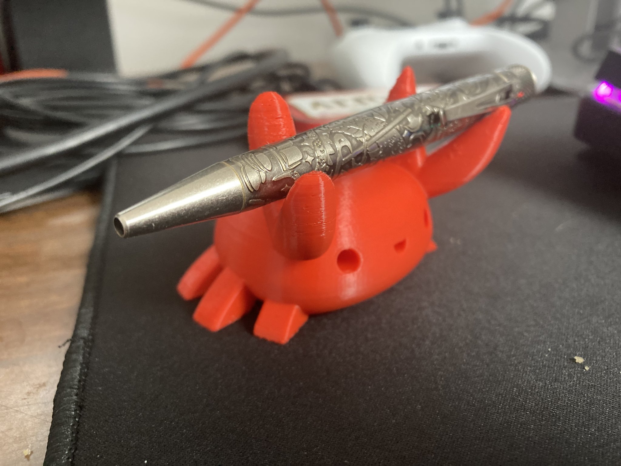 Giá đỡ bút hình cua phiên bản 2.0