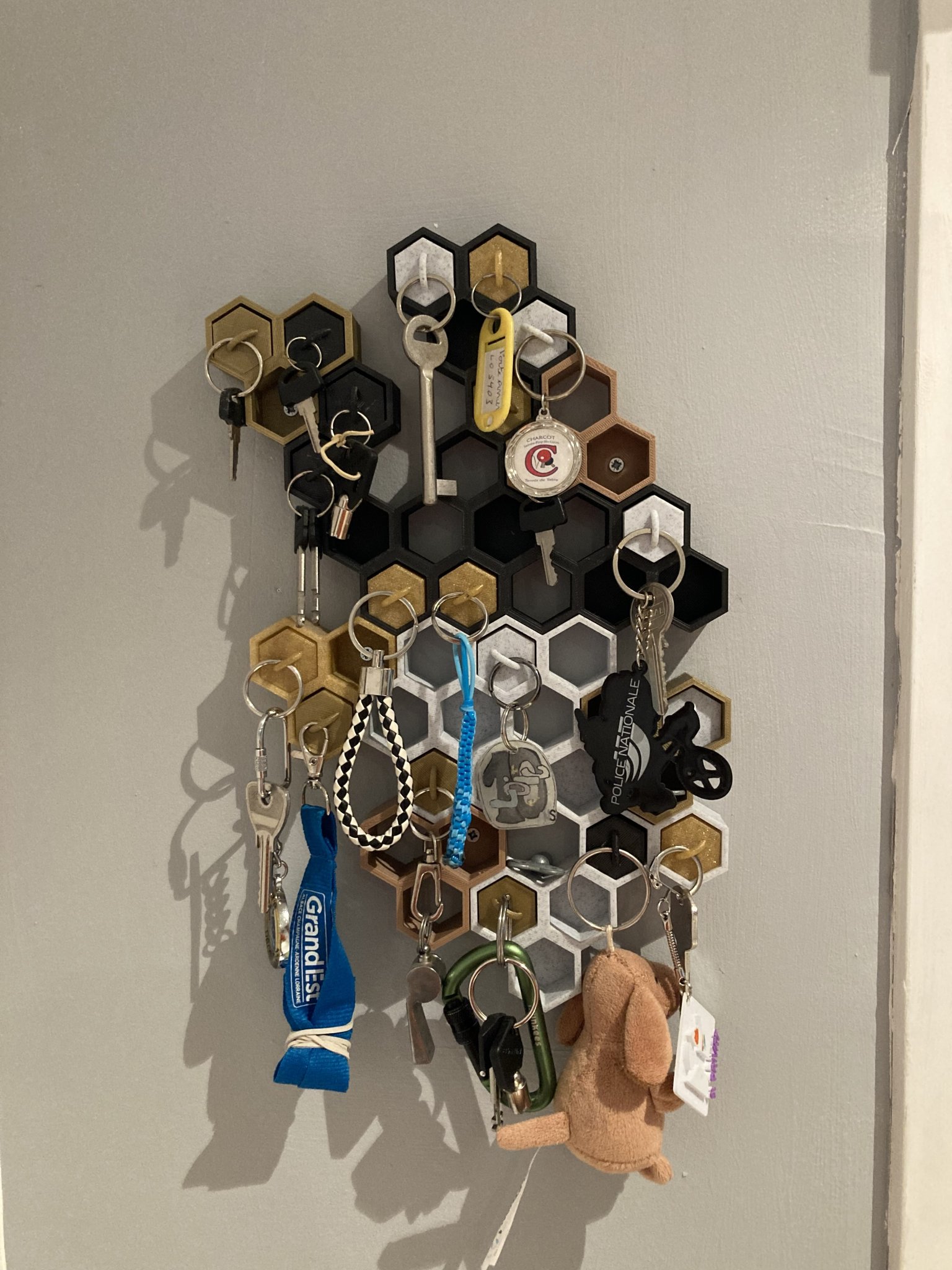 Giá treo chìa khóa tổ ong gắn tường