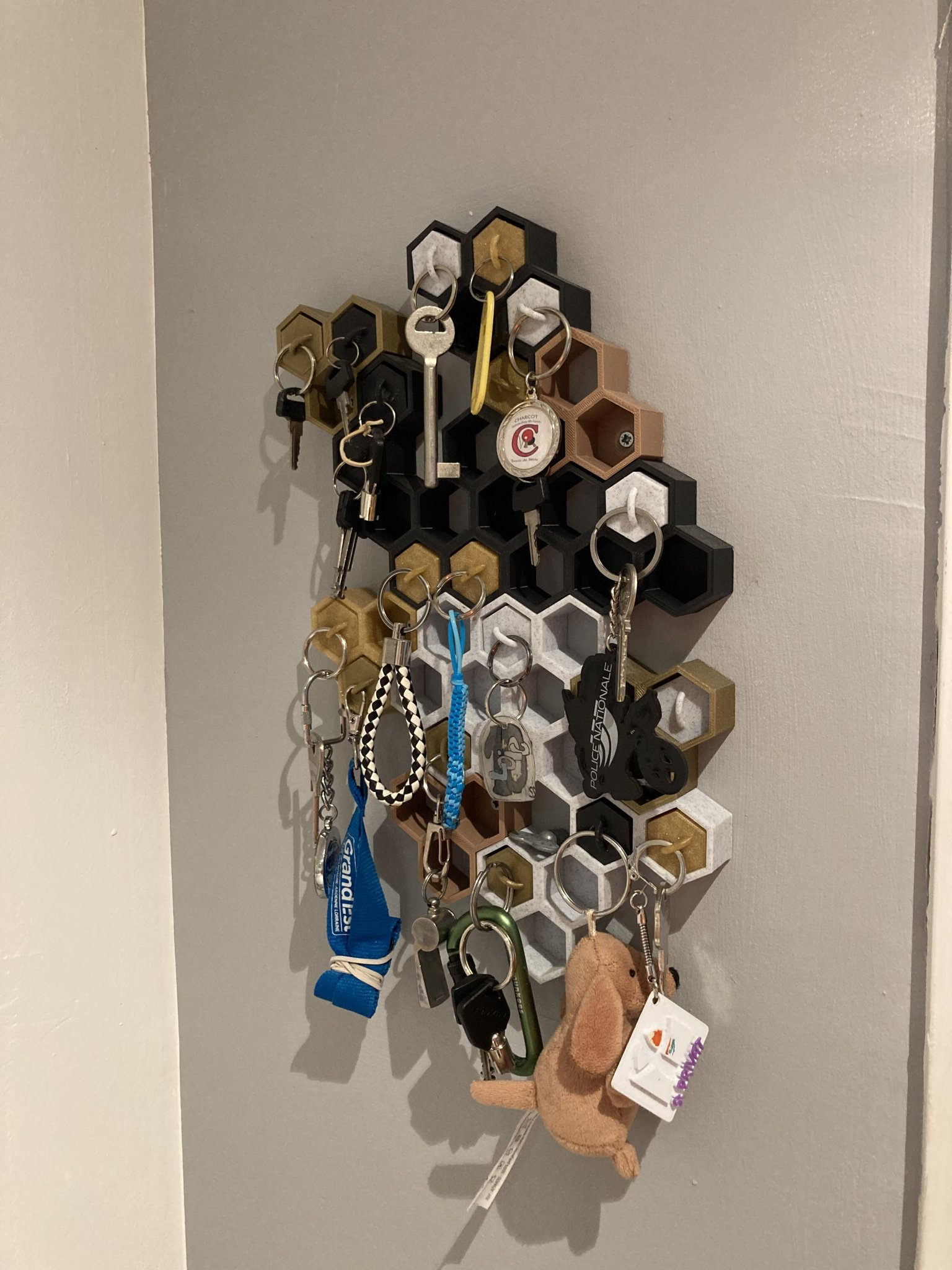 Giá treo chìa khóa tổ ong gắn tường