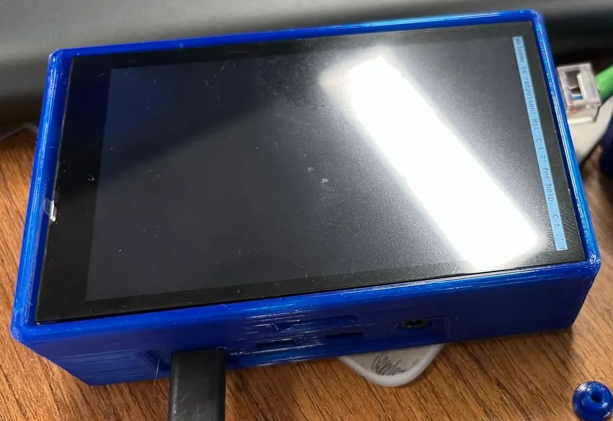 Vỏ máy Raspberry Pi 4 với màn hình HyperPixel4 cho Aquila X2