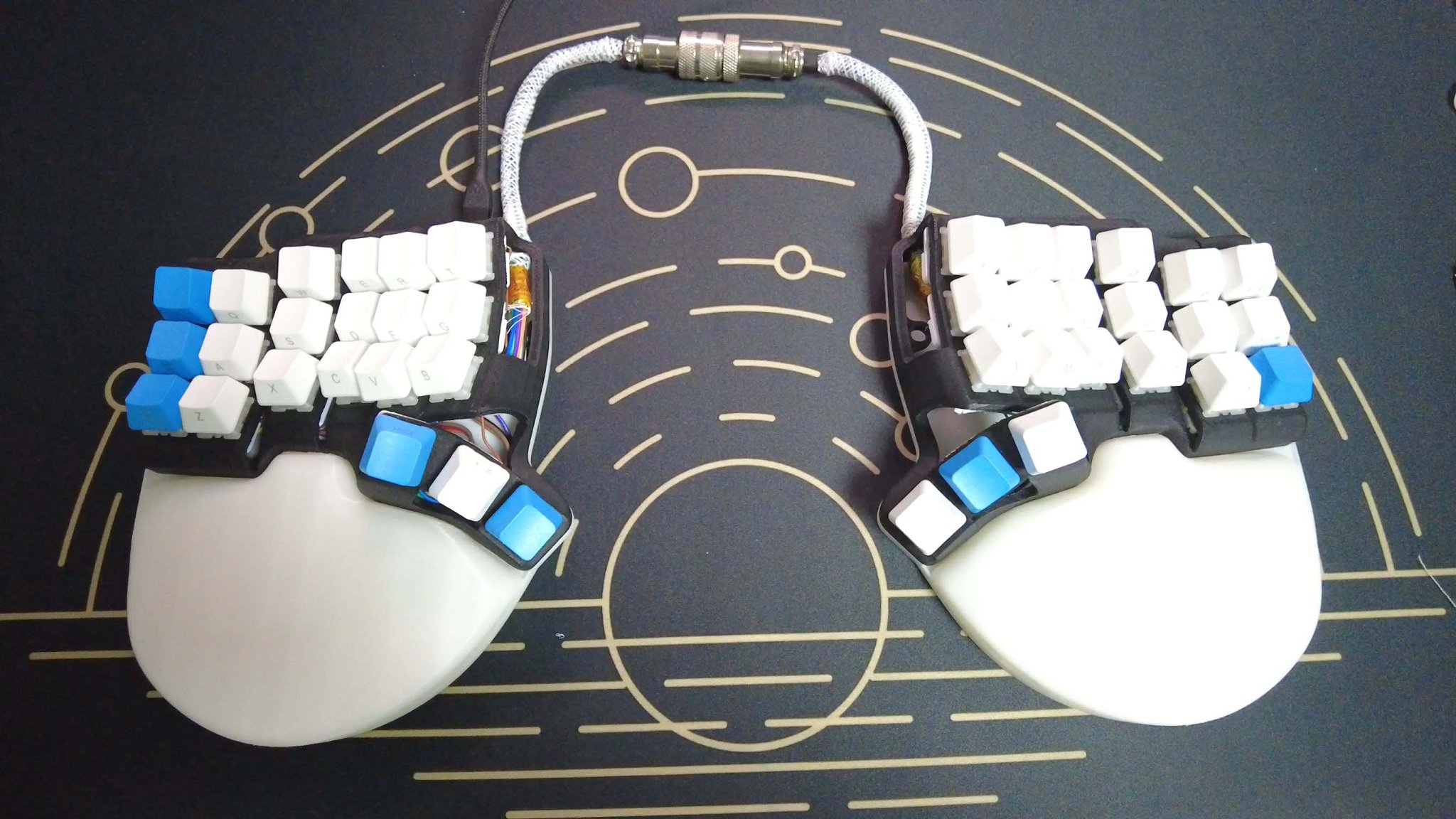 Bảng đỡ tay và tấm nghiêng cho TBK Mini