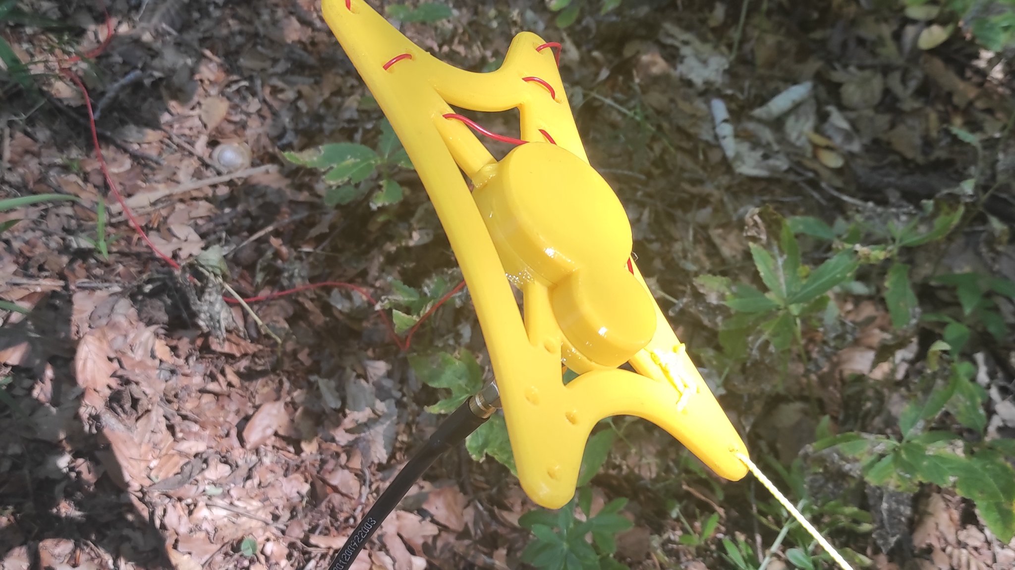 Cuộn ăng-ten với Balun tỉ lệ 1:64