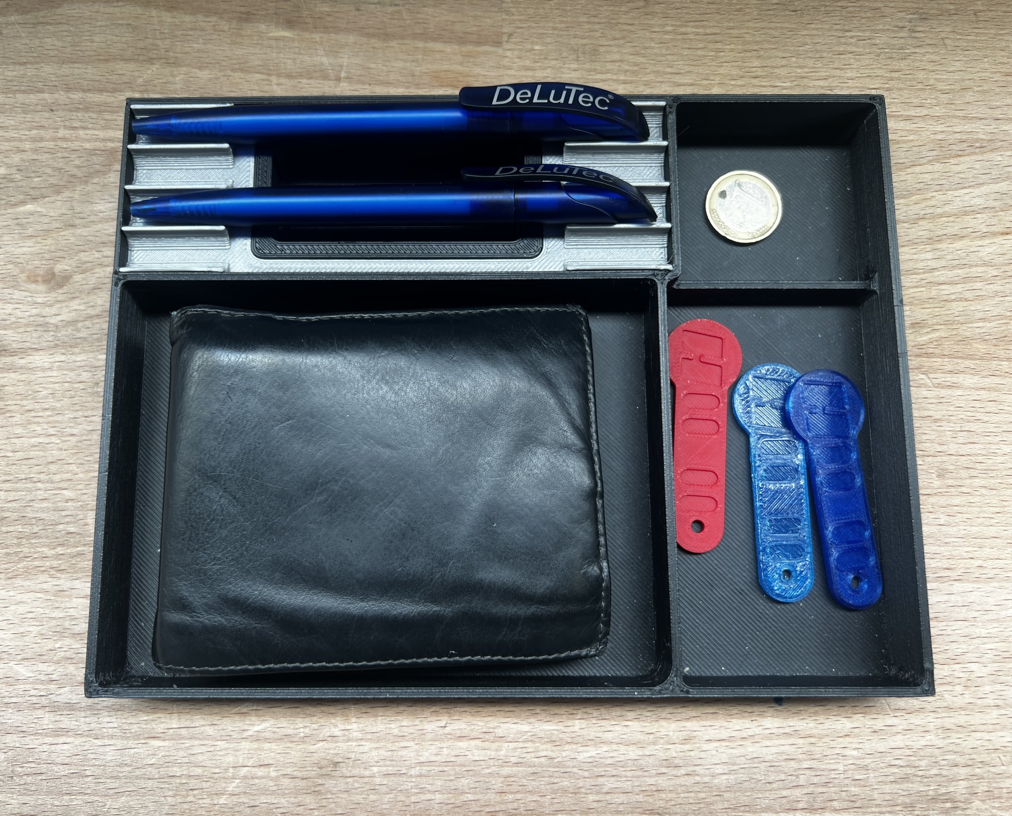 Giá đỡ văn phòng với ngăn bí mật tiện lợi