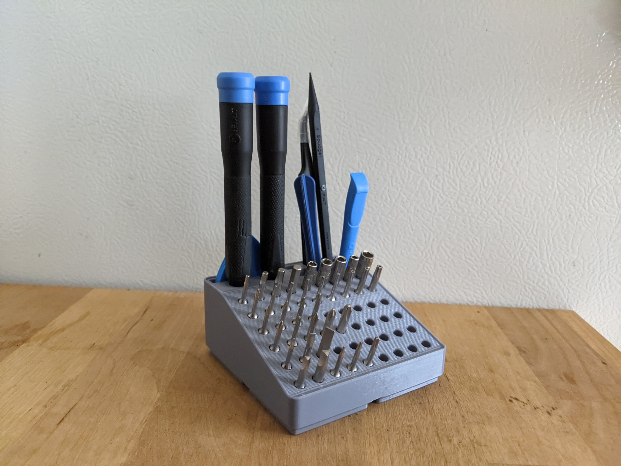 Thùng chứa Gridfinity iFixit - 2x2x5 cho dụng cụ sửa chữa nhỏ