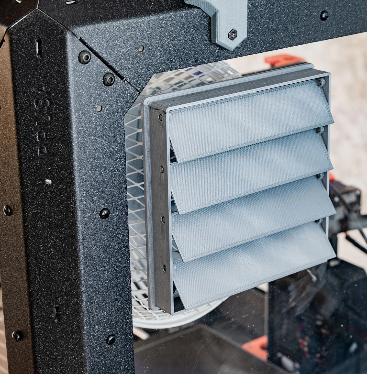 Cửa gió với cánh mở cho quạt 120mm