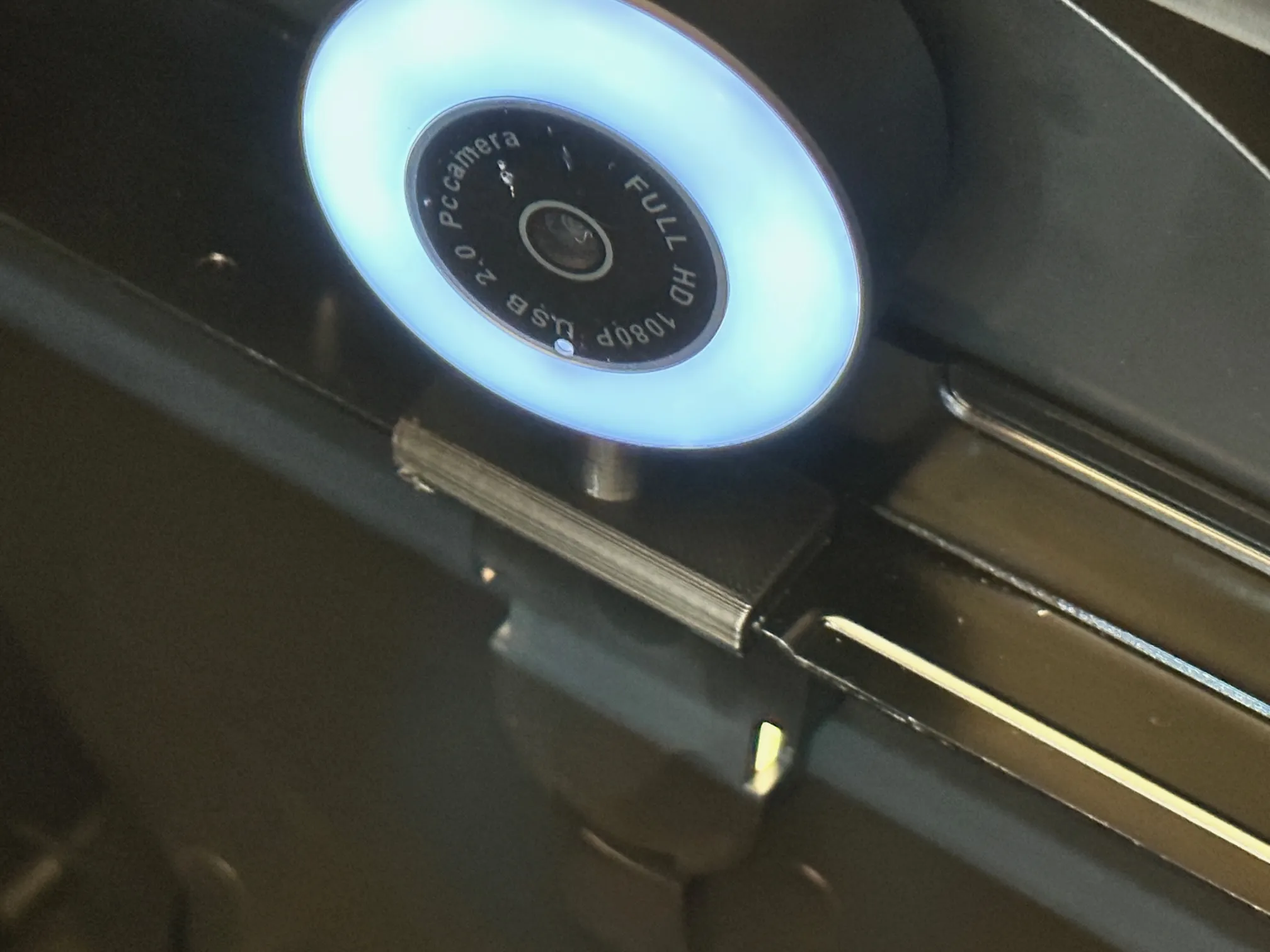 Giá đỡ camera Qidi X-Max cho webcam giá rẻ