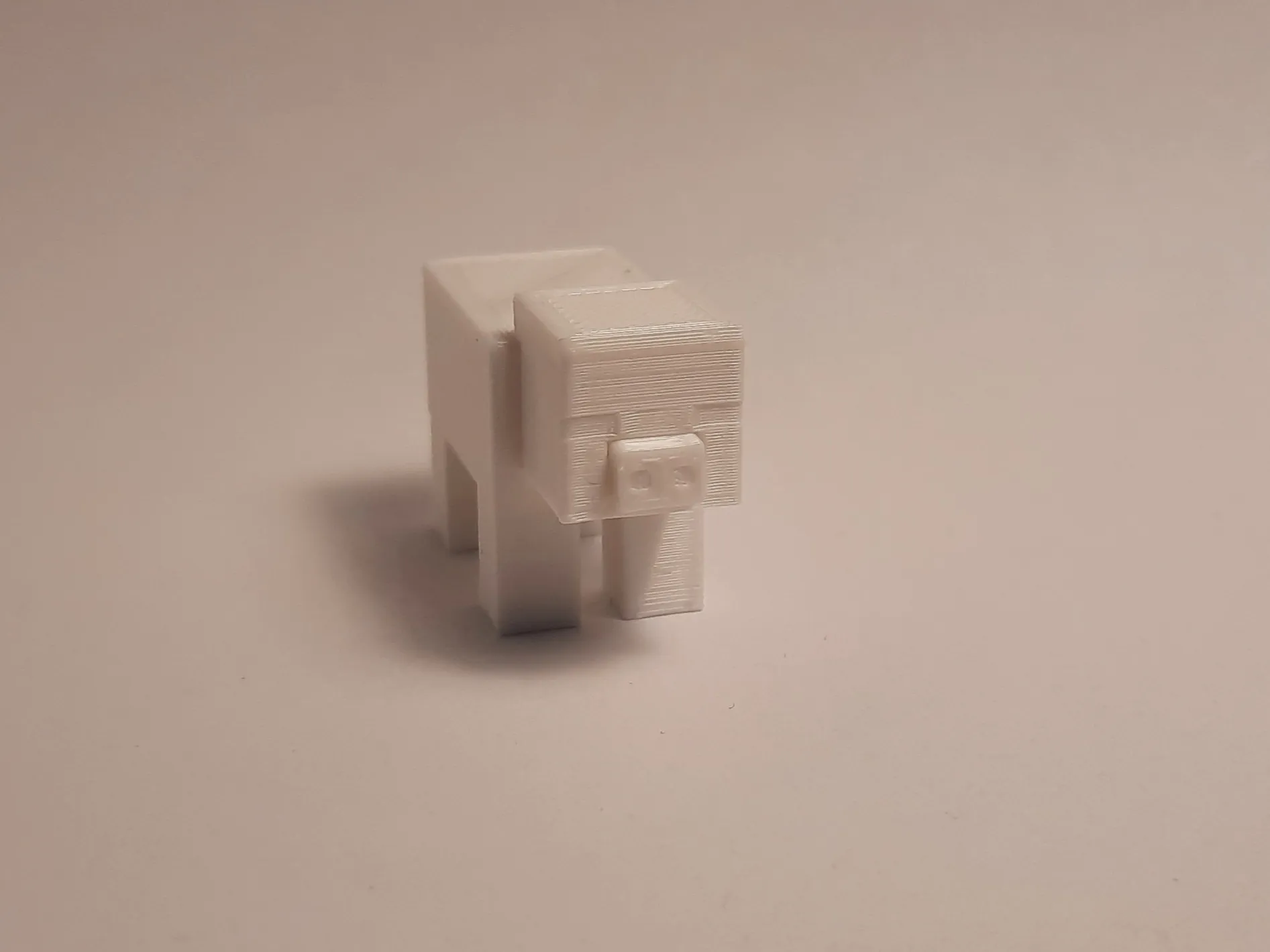 Con heo Minecraft làm từ khối lập phương