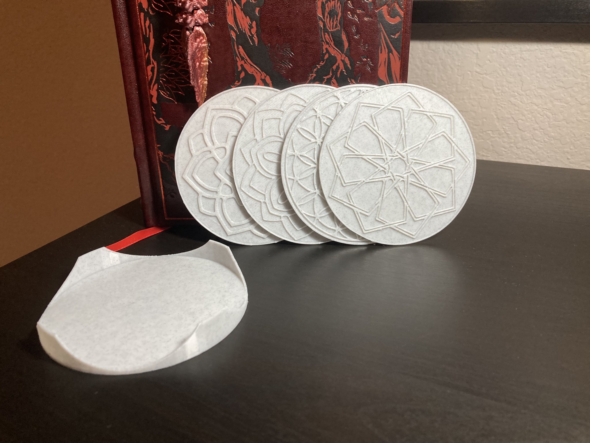 Đế ly mandala với thiết kế tinh xảo và độc đáo