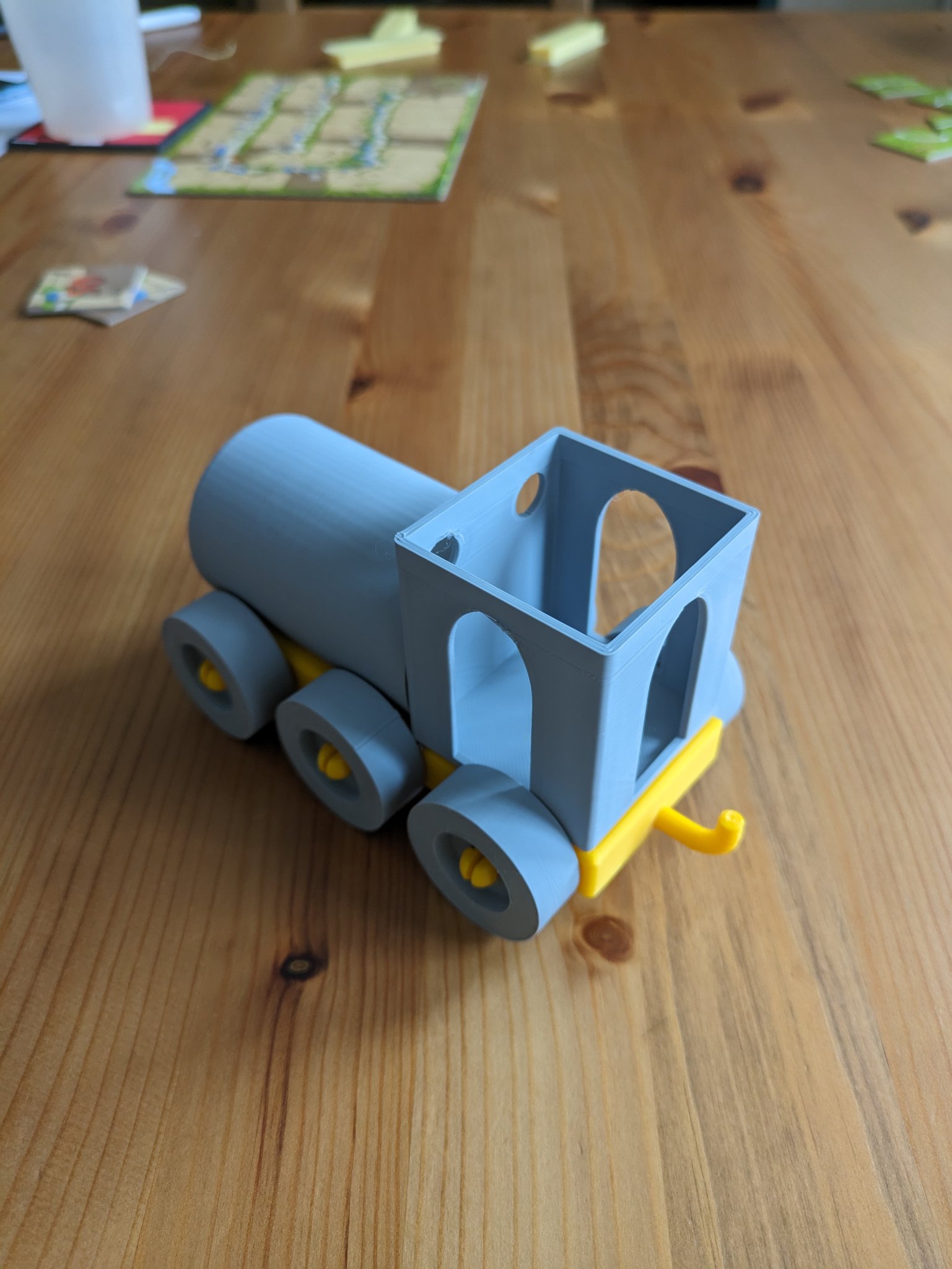 Xe lửa văn phòng đa năng và đồ chơi cho trẻ em